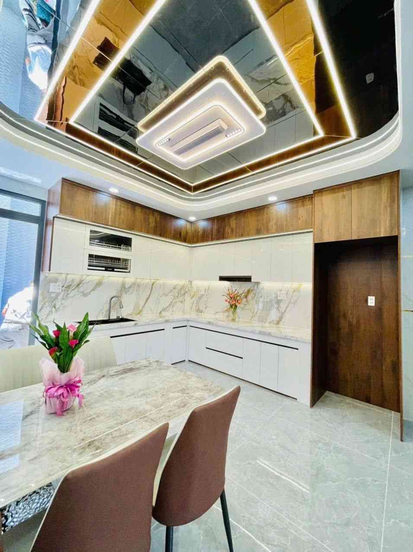 Siêu phẩm 5 tầng nhà mặt phố khu Tên Lửa,an lạc, có thang máy,dt 4.5x19m