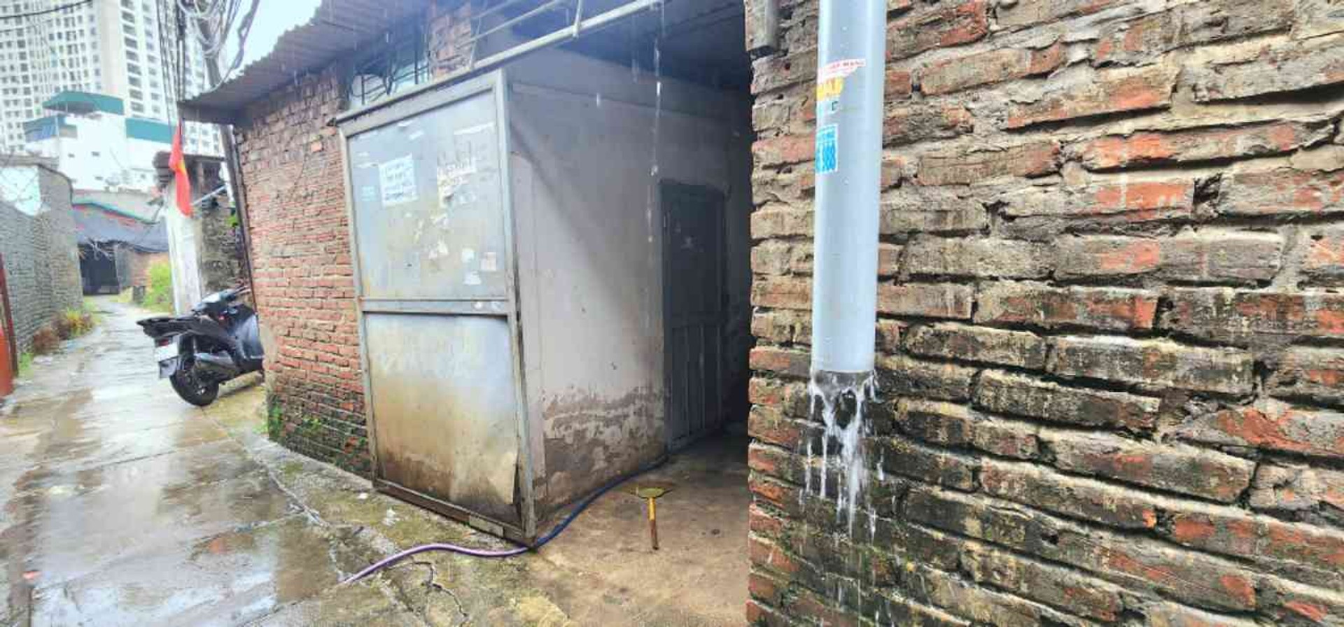 Chủ cần tiền bán gấp 90m2 -- một nhà oto tránh-- dòng tiền ổn định -- giá 13 tỉ