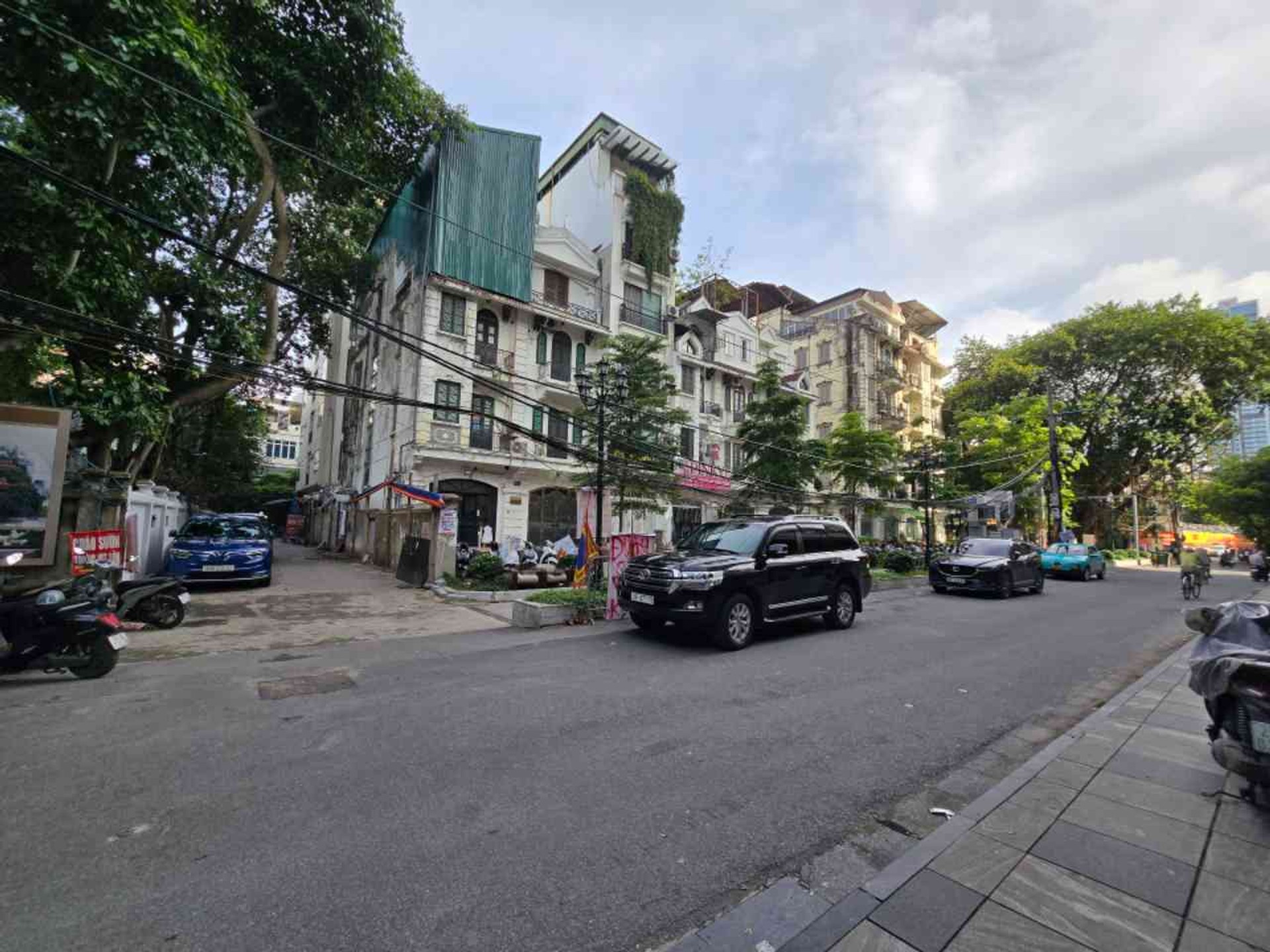 Nhà 5 tầng ở Đội Cấn, Ba Đình, diện tích 43m2, giá 9.9 tỷ