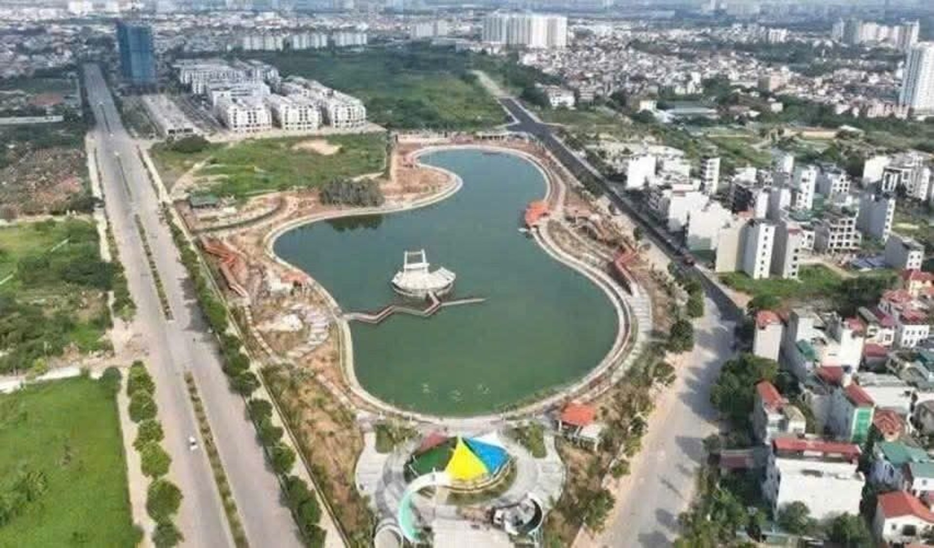 Cơ hội sở hữu siêu phẩm, trung tâm Long Biên, Việt Hưng, vỉa hè, oto tránh, lại gần hồ điều hoà