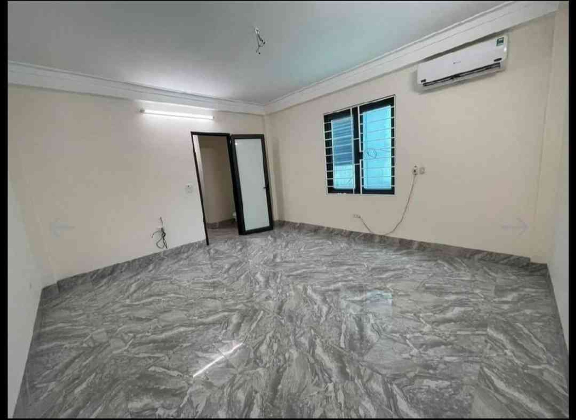 Nhà 3 tầng hiện đại ngay Phan Đình Giót, tiện nghi đầy đủ