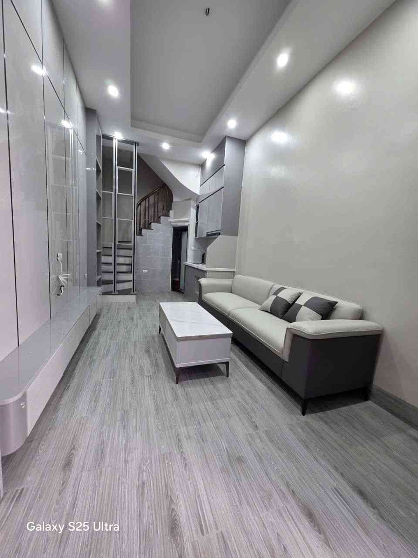 Nhà 5 tầng mới đẹp gần ngã tư Mai Động , Tam Trinh, giá 6.68 tỷ