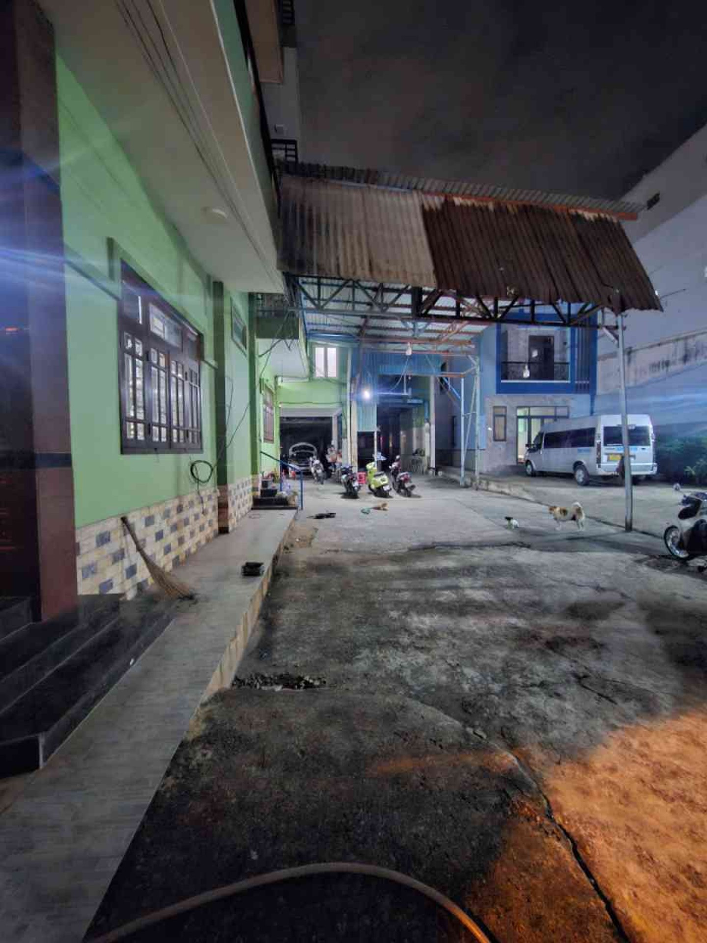 Nhà Mặt Phố Rộng Thoáng - Vừa Ở Vừa Kinh Doanh Tại Quận Bình Thạnh