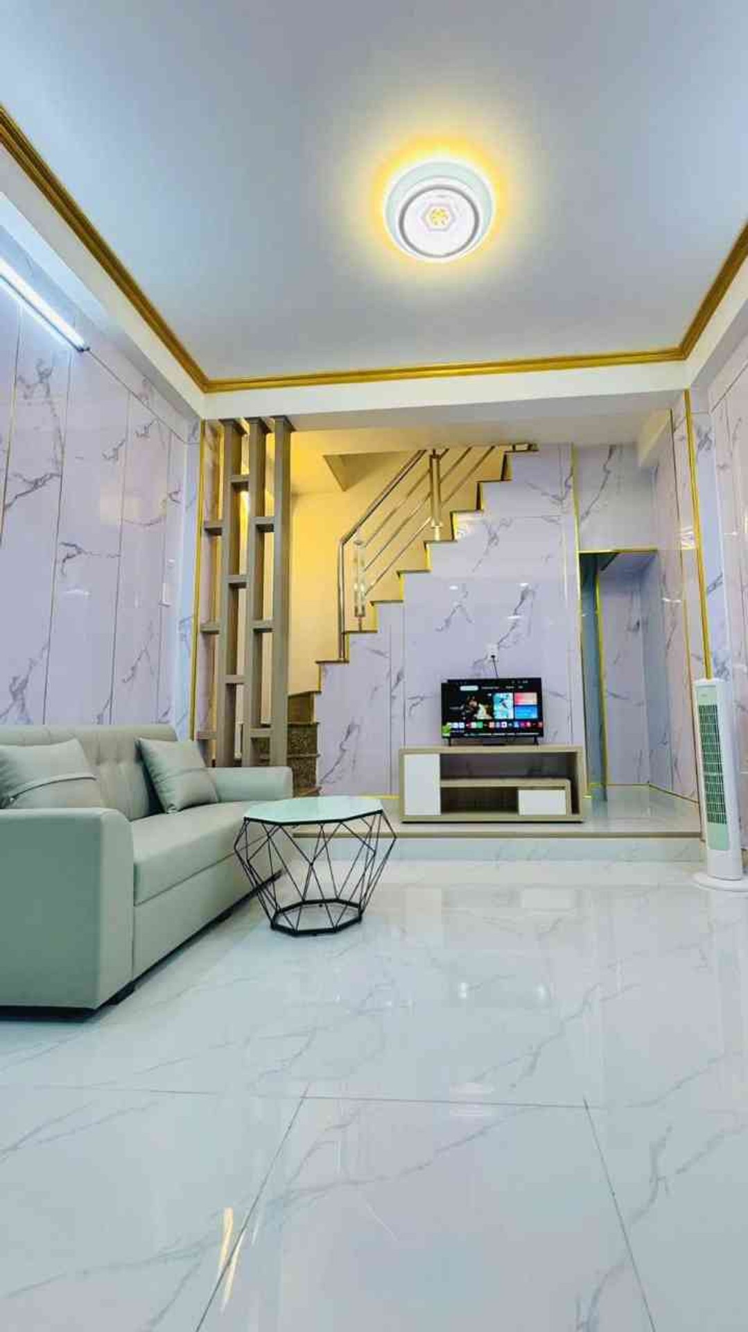 Nhà 5 tầng diện tích 17.5m2 giá 4.98 tỷ tại quận trung tâm