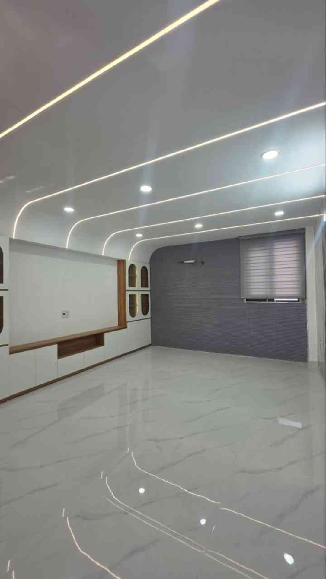 Nhà riêng 5 tầng hướng Đông tại Bình Trị Đông, TP.HCM, hẻm rộng thuận tiện kinh doanh