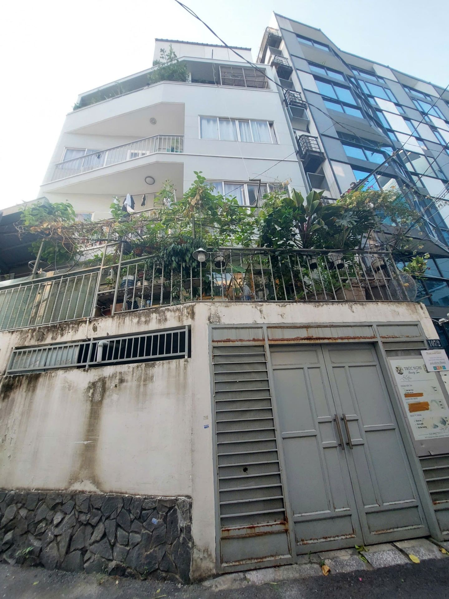 Nhà 4 tầng lô góc 2 mặt tiền, Bình Thạnh, 11 phòng ngủ, 168m2