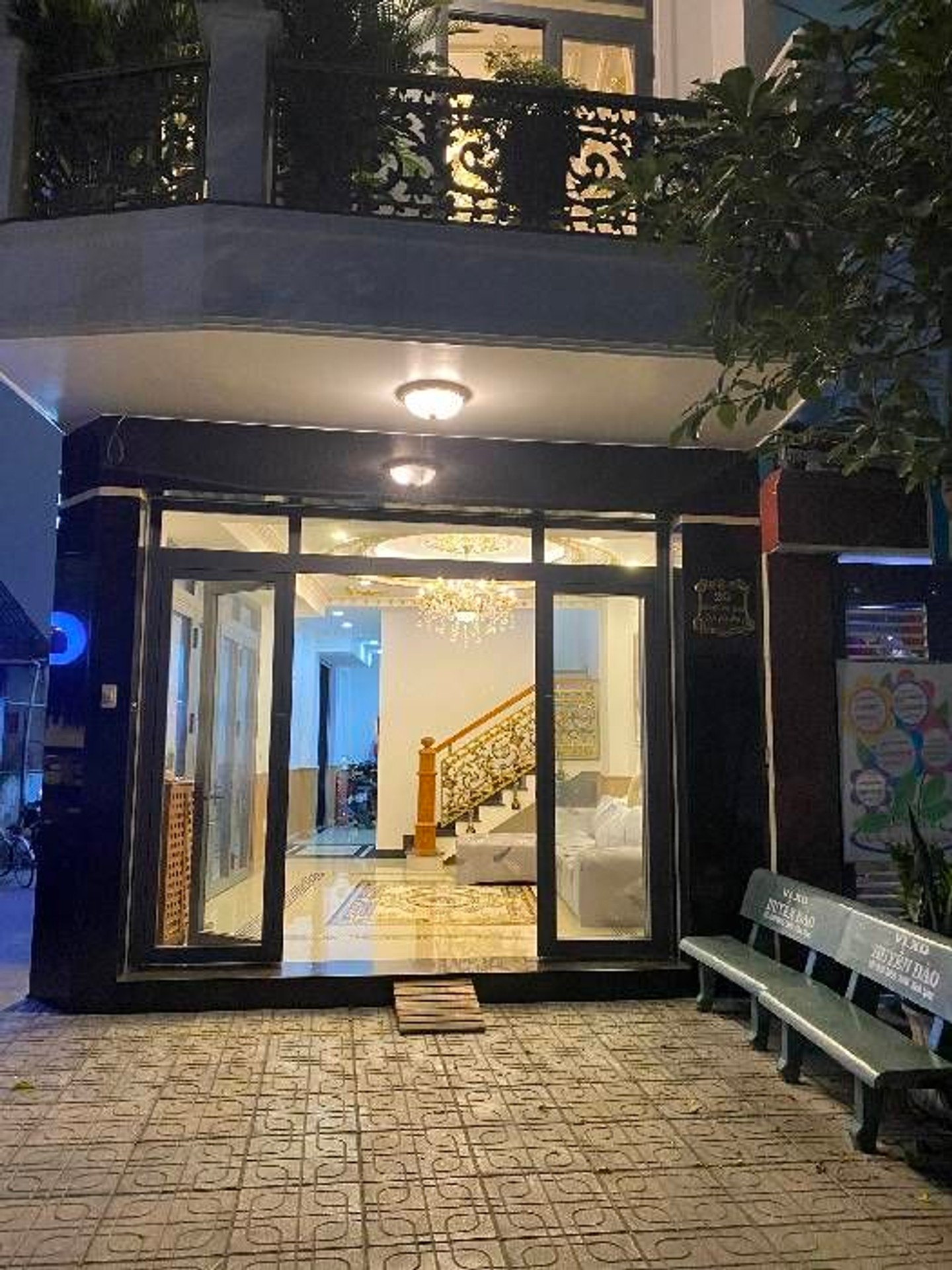 Biệt thự mặt phố góc, 7 tầng hiện đại tại trung tâm quận Gò Vấp