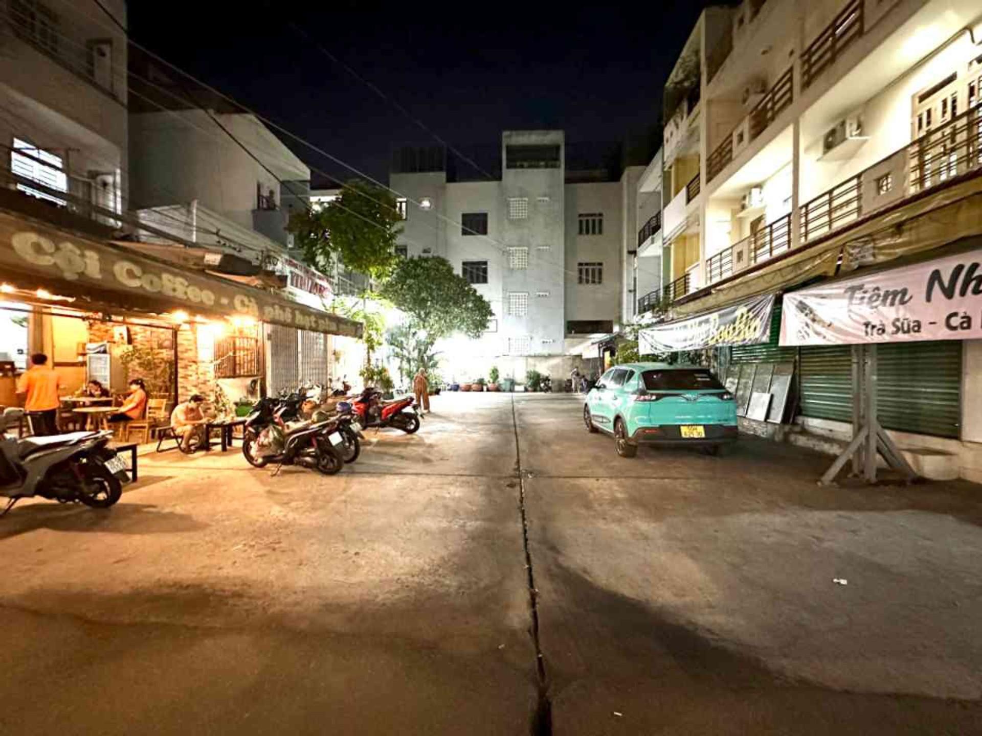 Bán nhà mặt phố lô góc 2 mặt tiền, 4 tầng, diện tích 52.5m² tại Bình Trị Đông