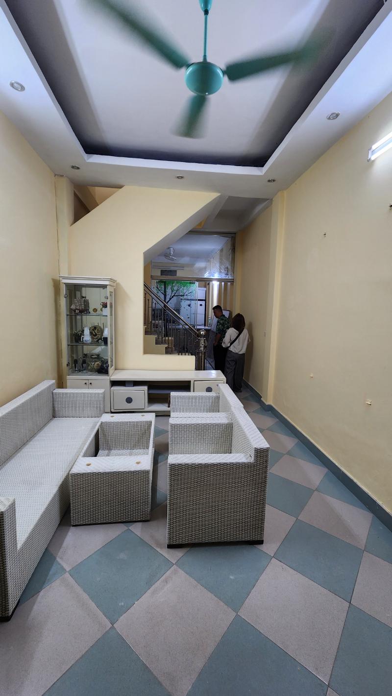Bán nhà riêng 4 tầng mặt tiền rộng, 2 mặt thoáng ở Thái Hà, phù hợp làm apartment