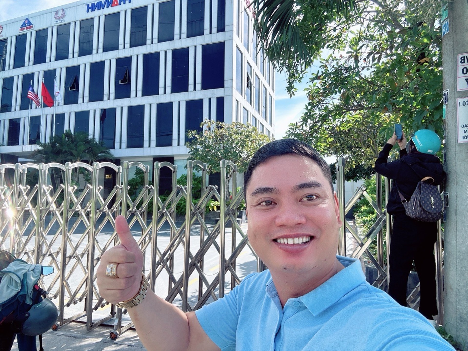 Bán đất thổ cư lớn, mặt tiền rộng, gần Metro tại huyện Hóc Môn