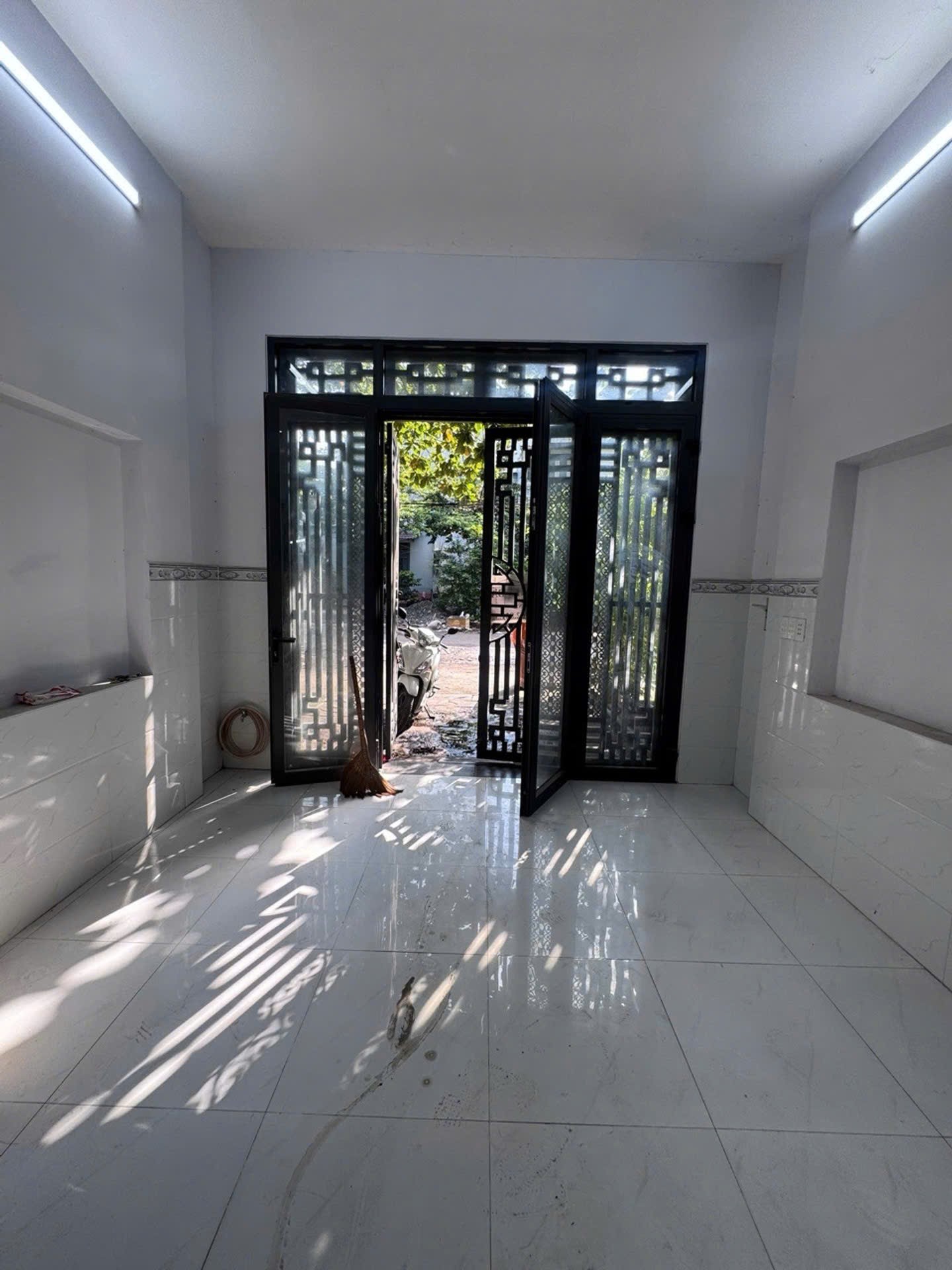 Khu C Phạm Hùng - Cao Lỗ Nối Dài - Đường 12m - 60M² – Xe Hơi Ngủ Nhà - 4x15 - 4 Tỉ Nhỉnh