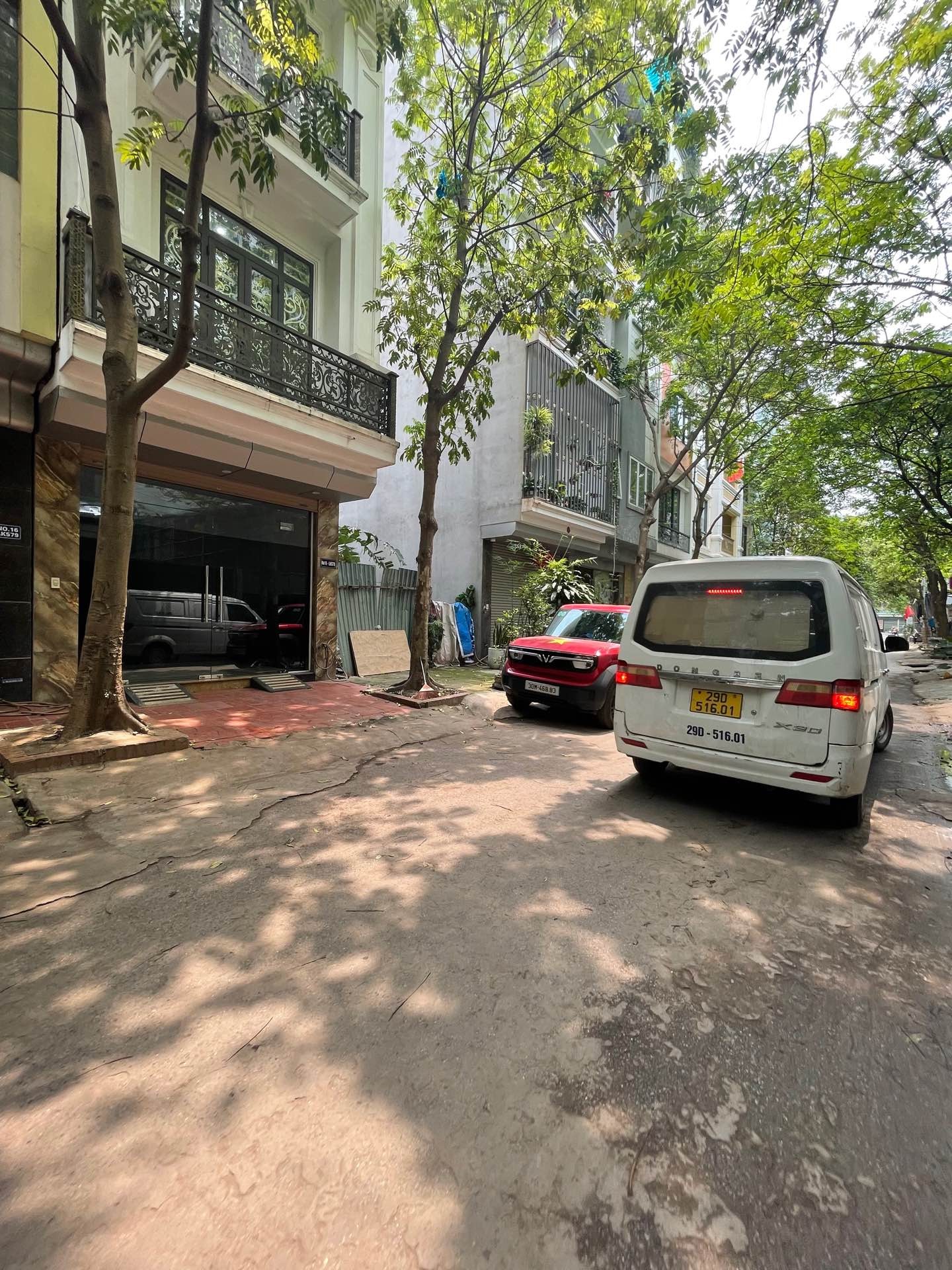 BÁN PHÂN LÔ LIỀN KỀ 50M 6 TẦNG THANG MÁY VỈA HÈ RỘNG 3 Ô TÔ TRÁNH - KINH DOANH