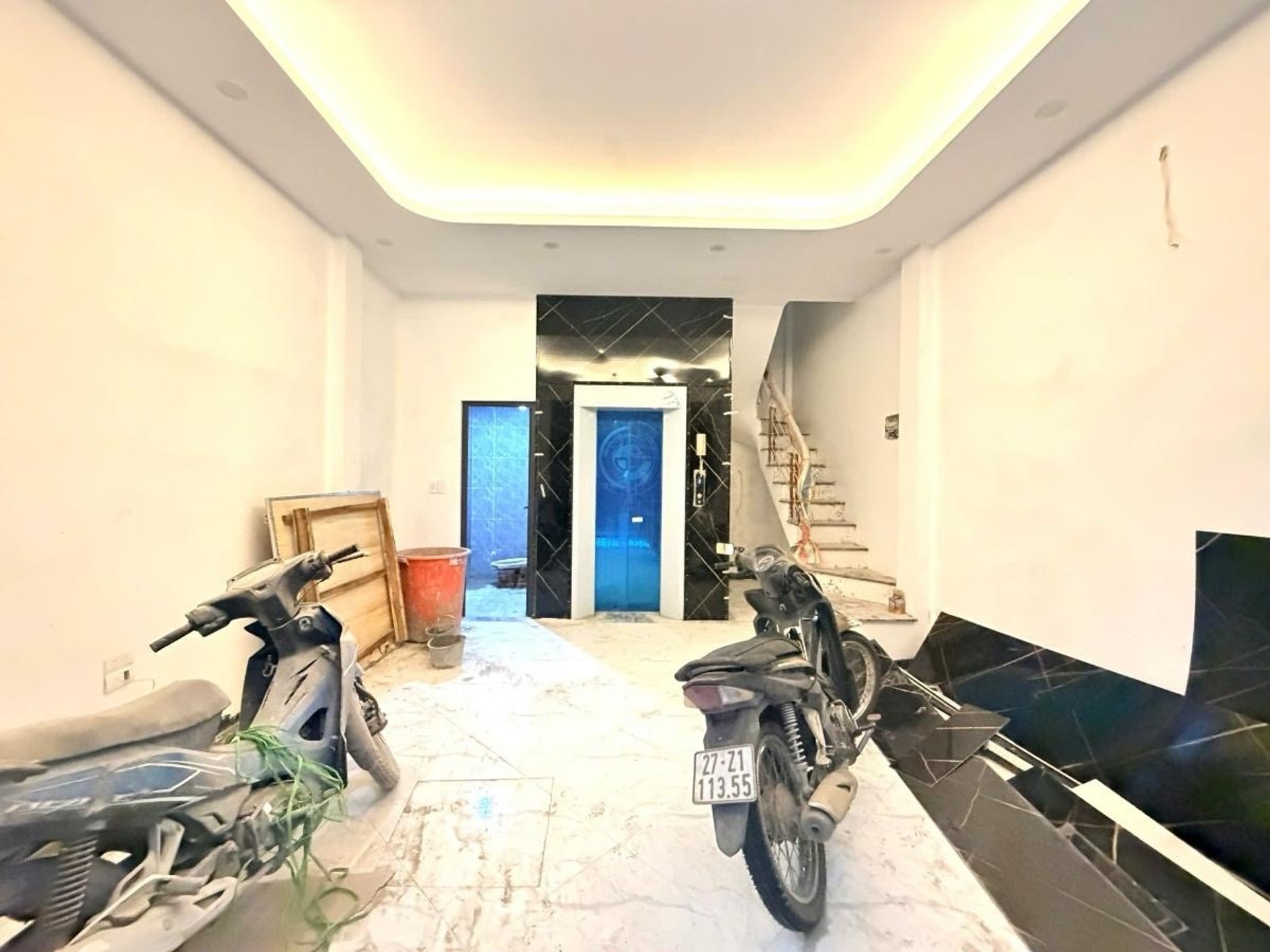 NHÀ CỔ NHUẾ 6 TẦNG THANG MÁY
