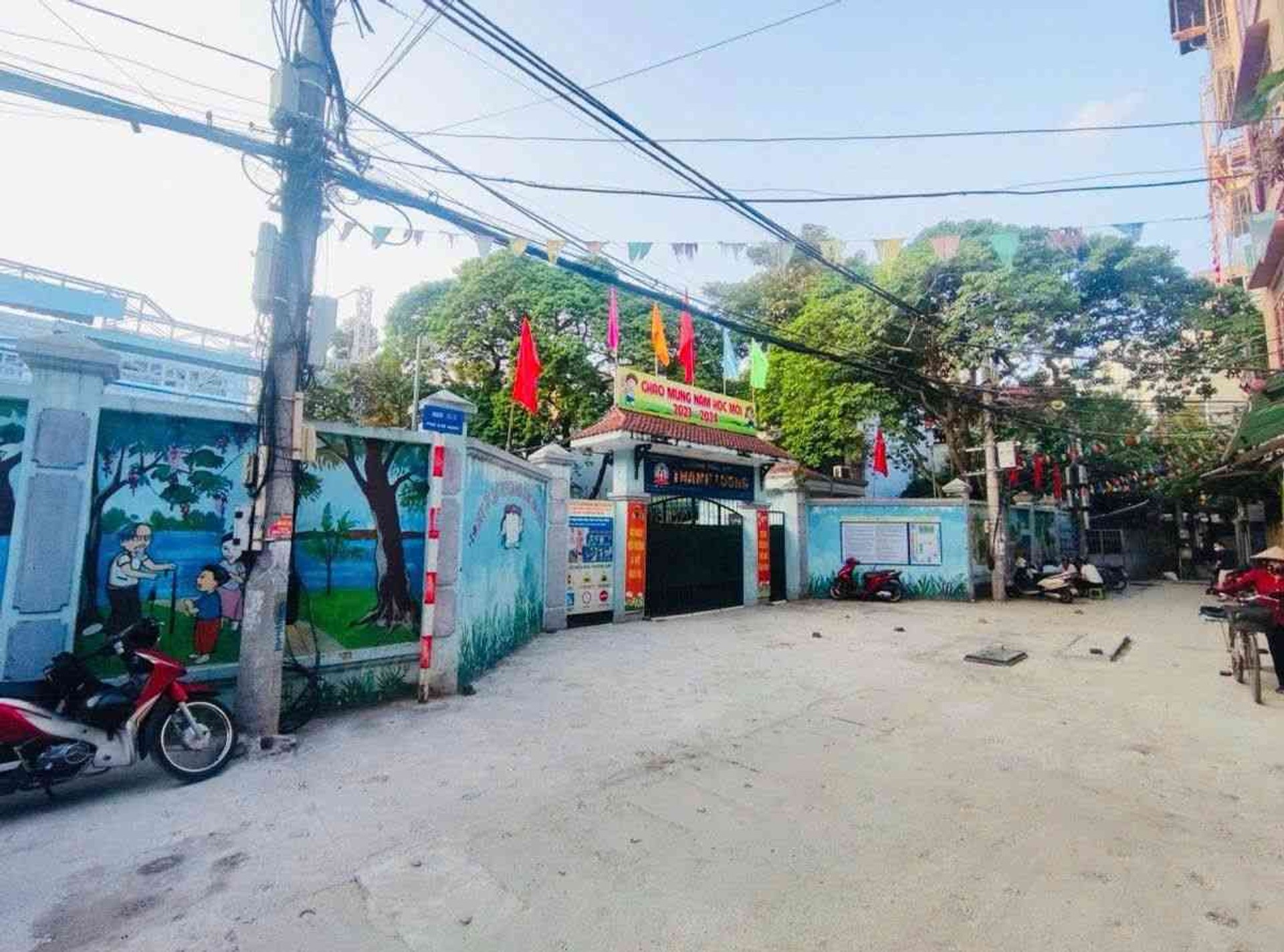 Bán nhà gần phố Kim Ngưu, 3 tầng, 3 phòng ngủ, diện tích 27m2