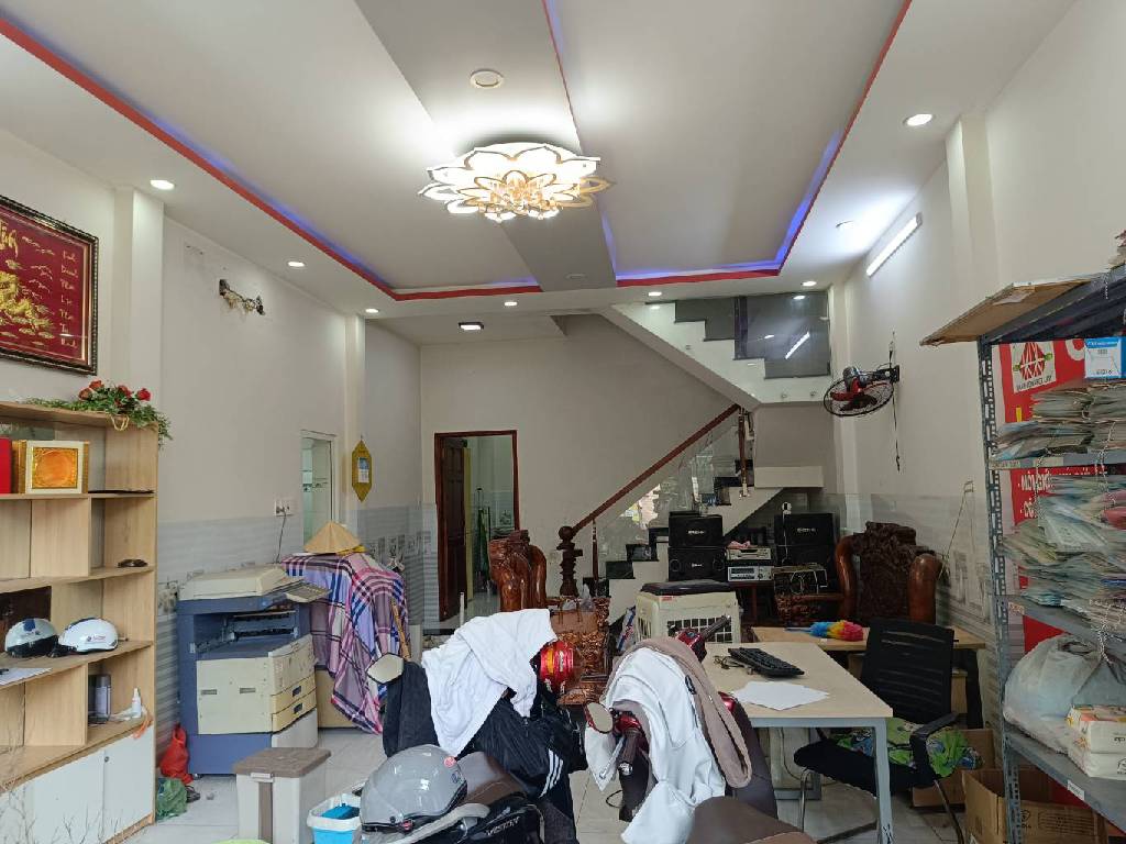 Bán nhà mặt phố tại Bình Trị Đông, quận Bình Tân, mặt tiền 5m, 3 tầng, diện tích 71m²