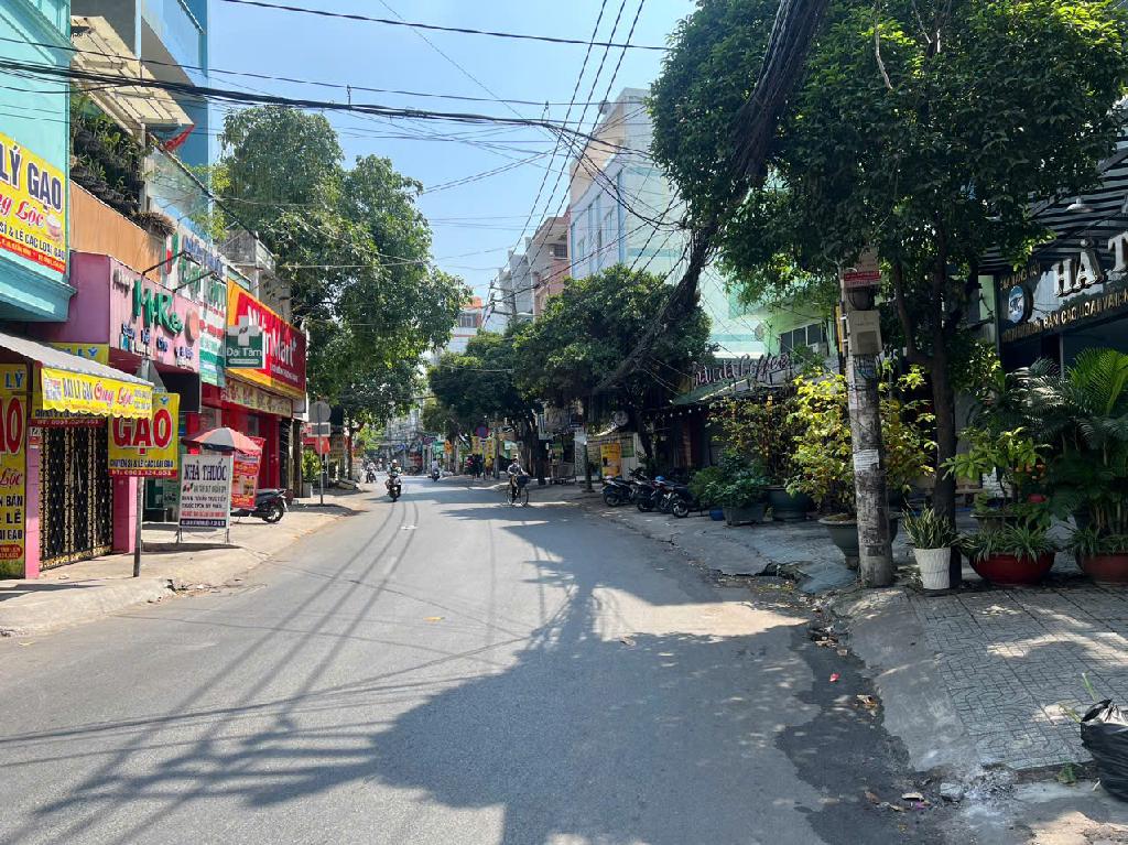 Nhà lô góc mặt phố Tân Bình, giá siêu tốt