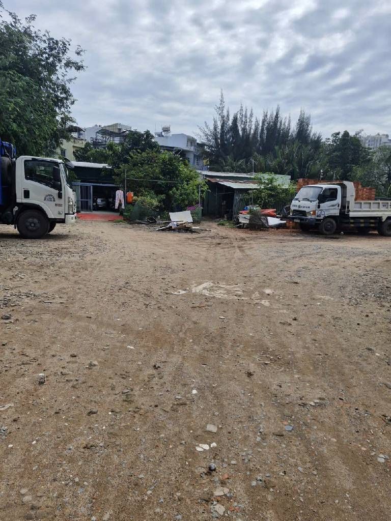 Bán nhà mặt phố gần Him Lam Quận 7, diện tích 4000m2 giá 180 tỷ