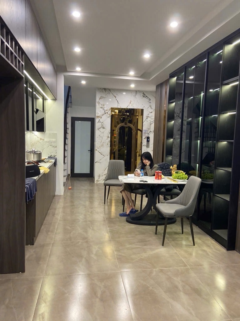 Tân Mai Cơ hội hiếm có sở hữu nhà 5 tầng có thang máy 11, 5tỷ