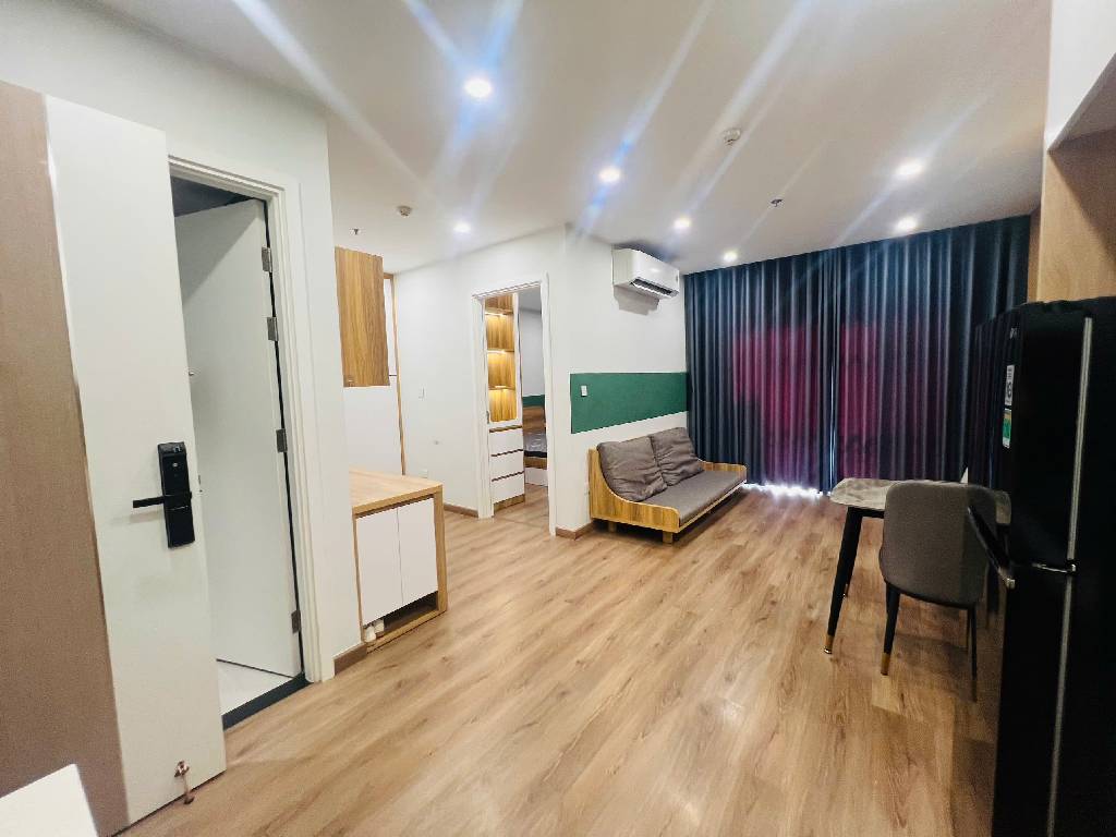 Bán căn hộ cao cấp 1 phòng ngủ tại Vinsmart city với view biển nhân tạo, giá hơn 4 đồng