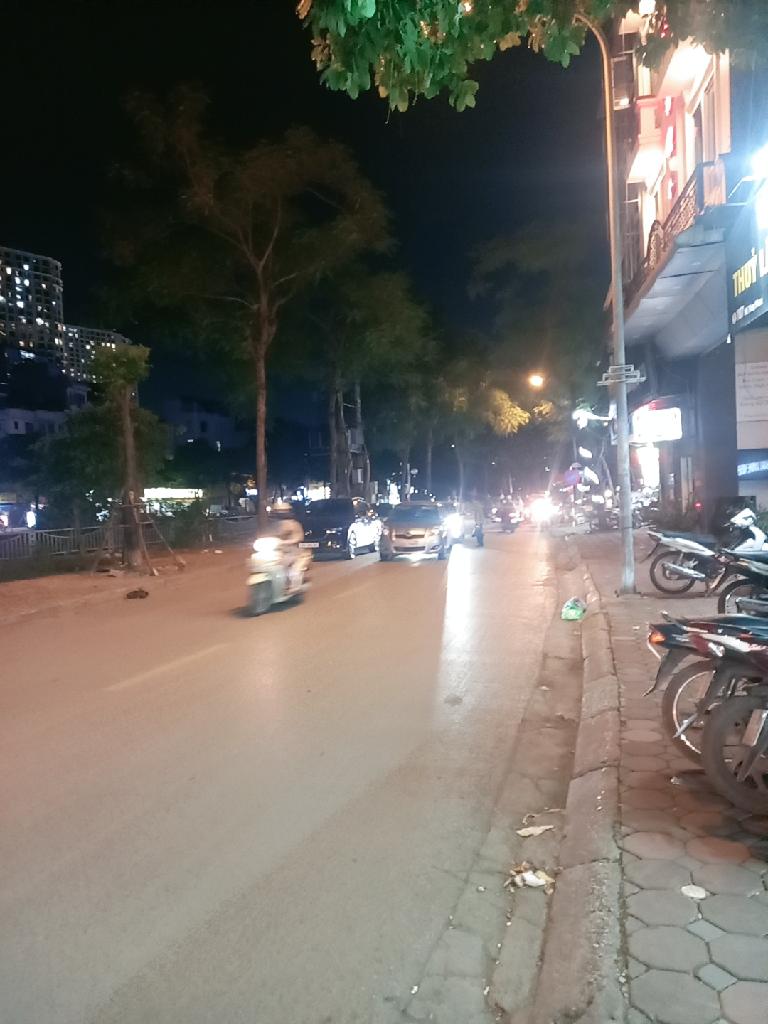 Bán tòa nhà 6 tầng cực đỉnh gần phố Vũ Tông Phan, Thanh Xuân