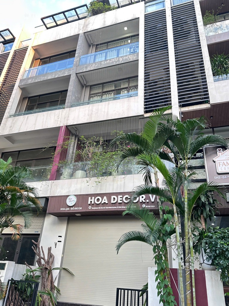 Bán nhà mặt phố tại khu đô thị Bình Minh Garden, Đức Giang 94.6 m2