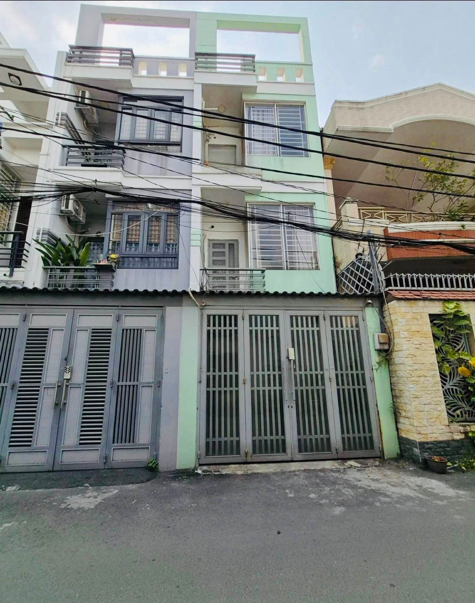 Bán nhà 3 tầng 54m2 hướng Đông Bắc tại Dương Quảng Hàm