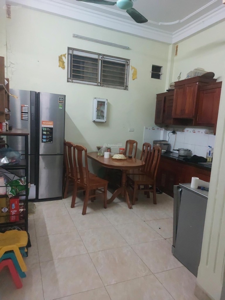 Nhà 3 tầng ngay gần Uỷ ban - Oto tránh thoải mái
