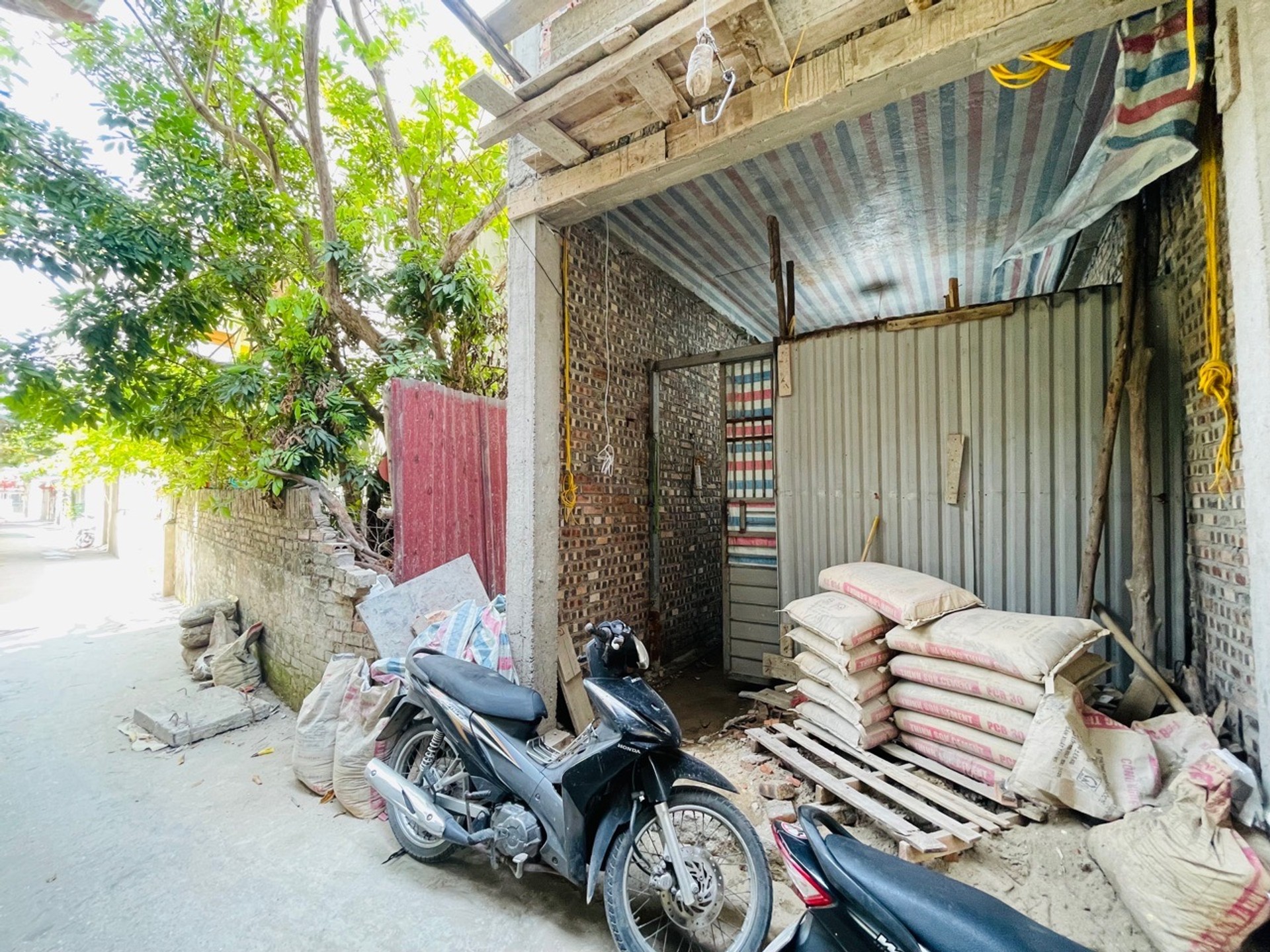 Bán nhà riêng 5 tầng có thang máy tại Lĩnh Nam, ngõ rộng thoáng, mặt tiền lớn