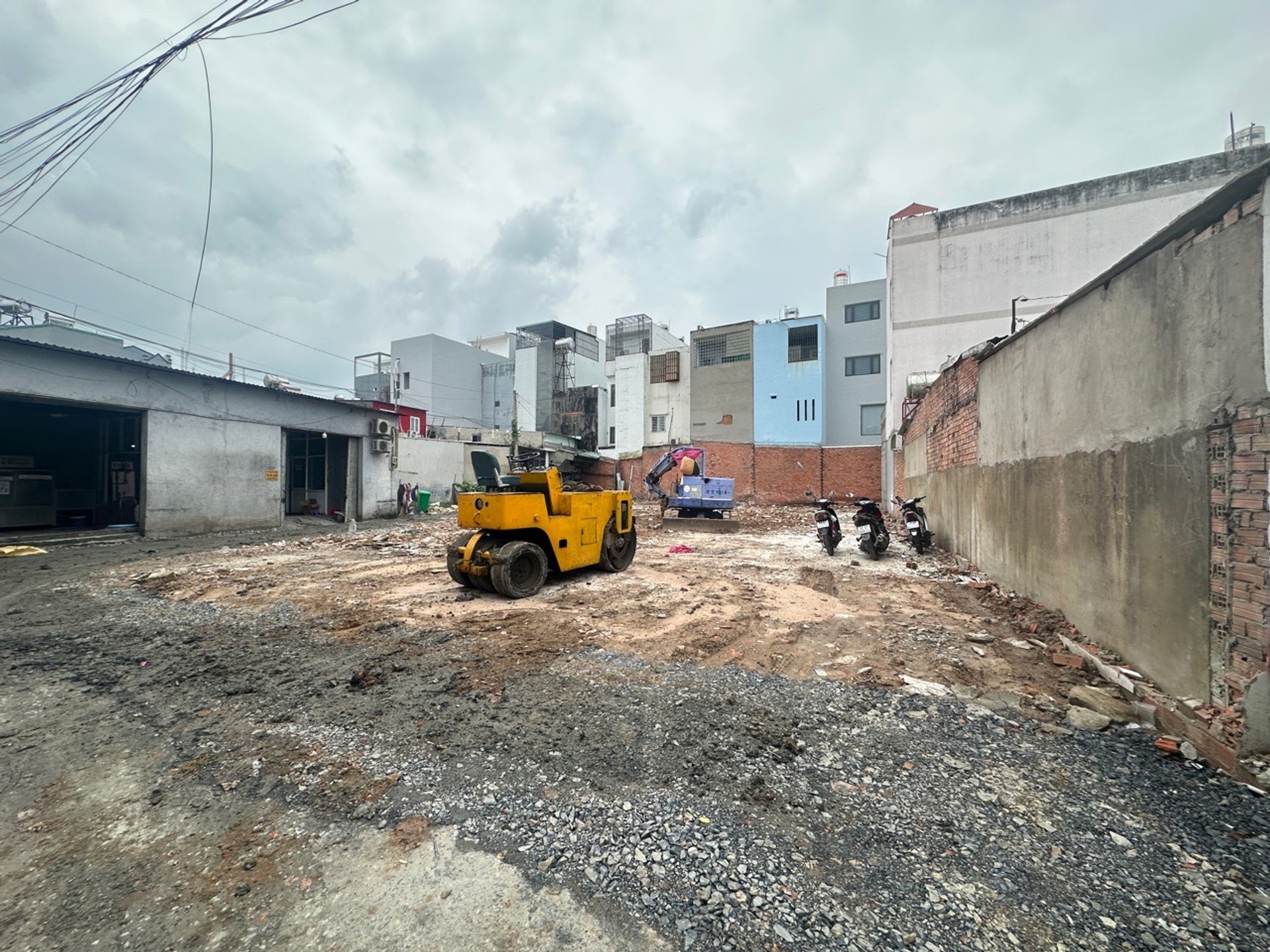 Đất thổ cư, hẻm thông xe hơi