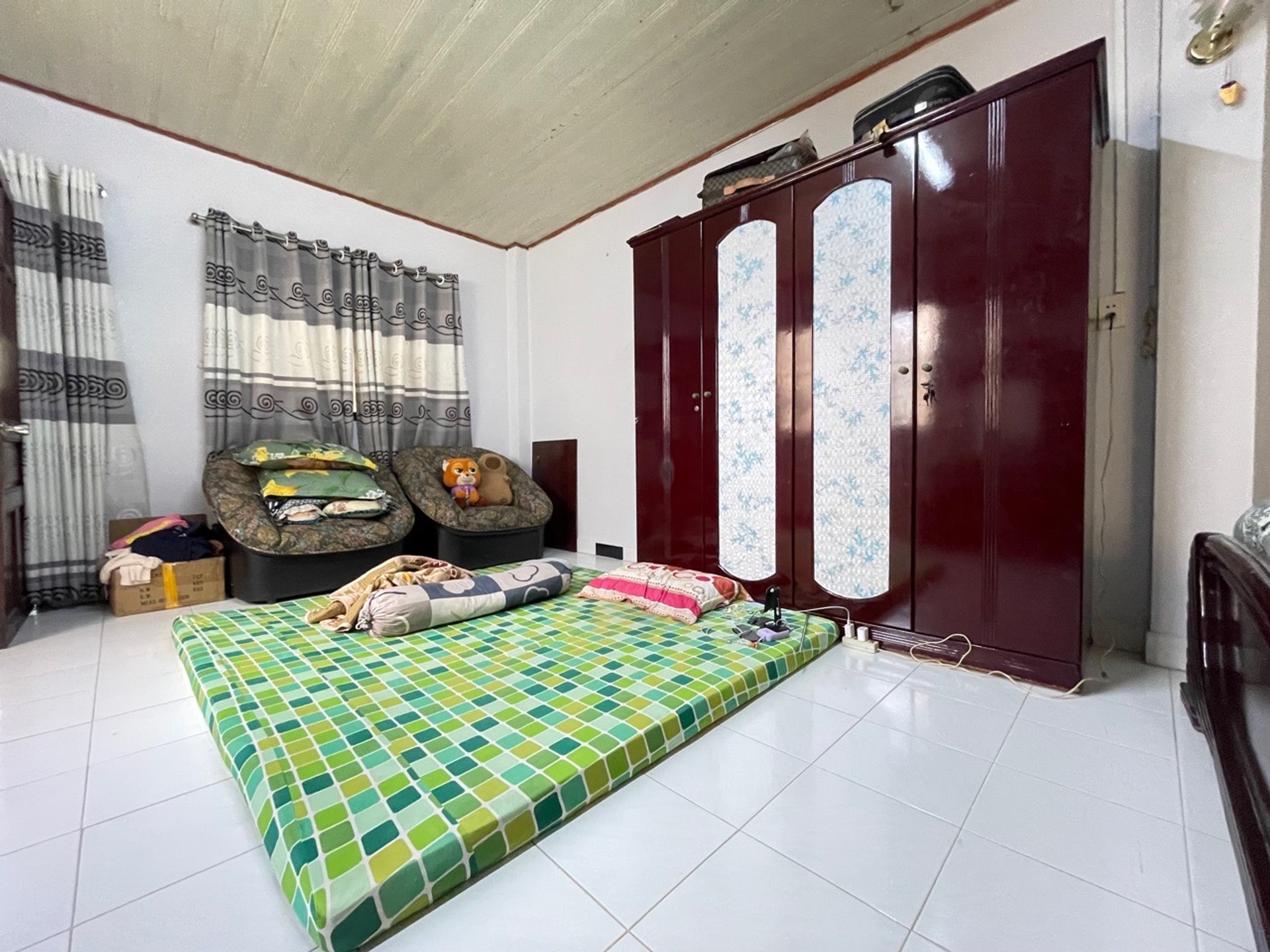- CĂN GÓC, CÁCH MẶT TIỀN NGUYỄN VĂN CÔNG 1 CĂN (4,2x19,7) - 3PN & WC - GIÁ 6,5TỶ, HẺM ÔTÔ QUA ĐÊM