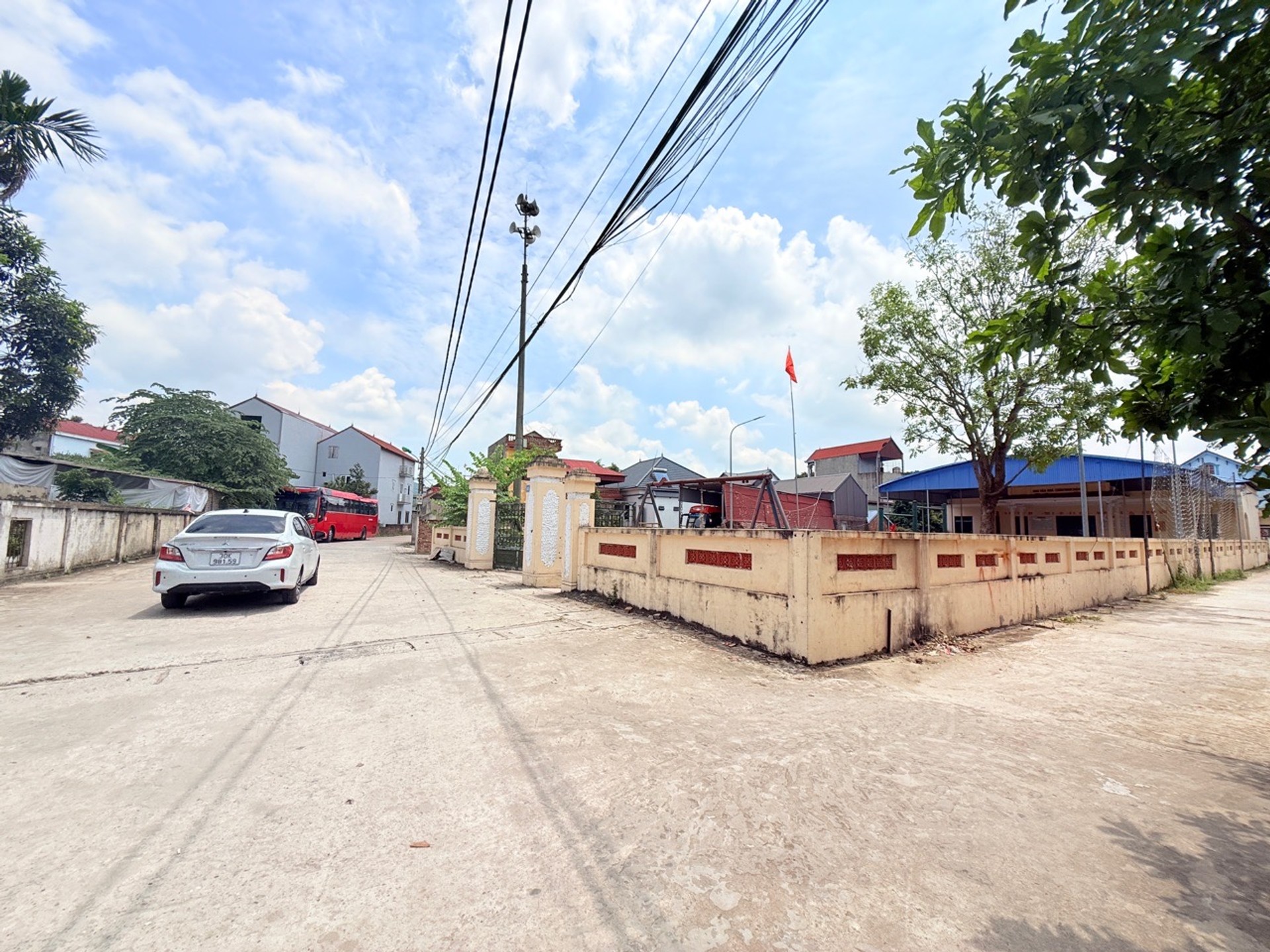 Bán đất thôn Ninh Môn, xã Hiền Ninh, Sóc Hà Nội, - Gần Sân Bay - Đường Ô tô - Giá Tốt