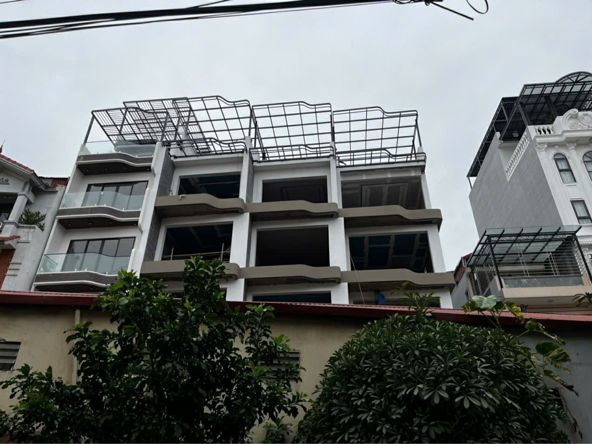 Nhà Lô Góc 6 Tầng Thang Máy, Ô Tô Tránh Trung Tâm Sài Đồng