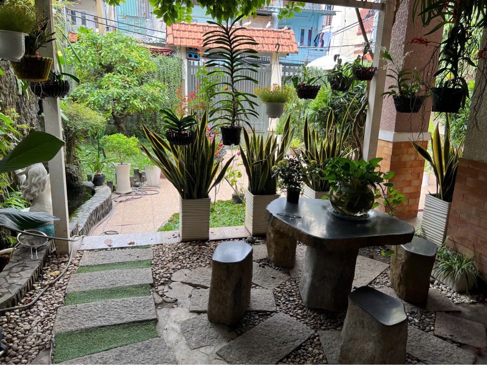 Biệt thự vườn góc 2 mặt tiền gần KDC Kiều Đàm Quận 7