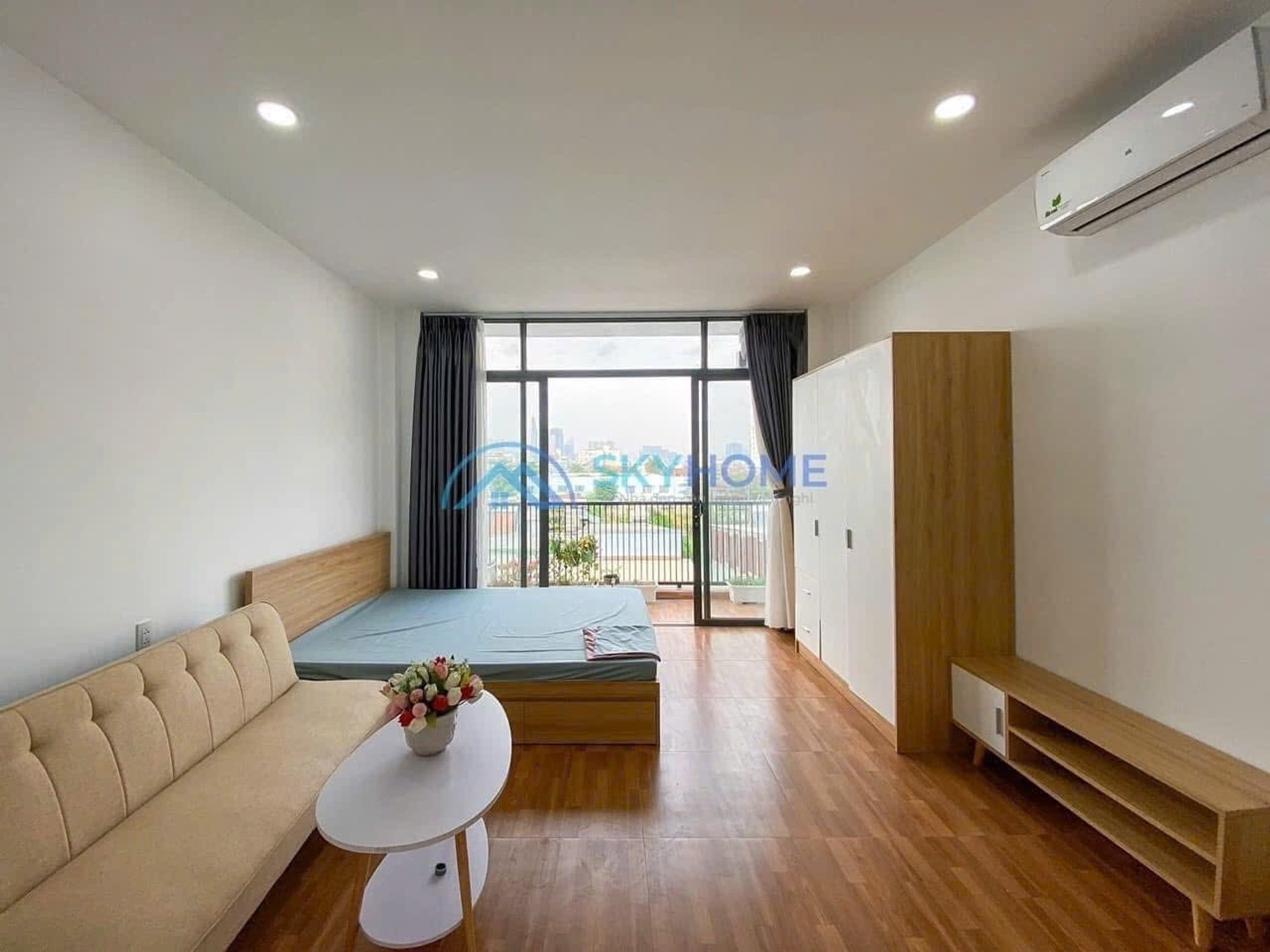 Bán nhà mặt phố 7 tầng, Quận 7, có thang máy - 0934 194 634 Em Quý