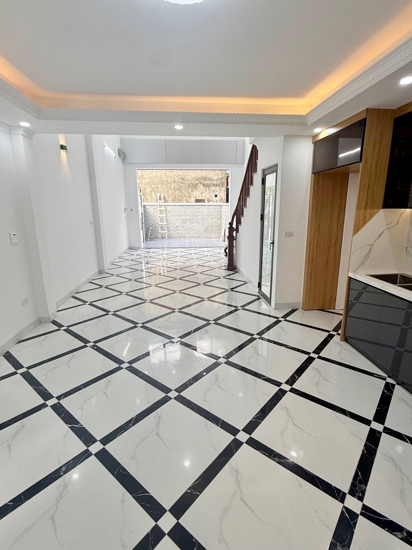 Bán Nhà 5 tầng rộng rãi, hiện đại tại Vĩnh Quỳnh-Đại thanh giá chỉ 7.65 tỷ có bớt