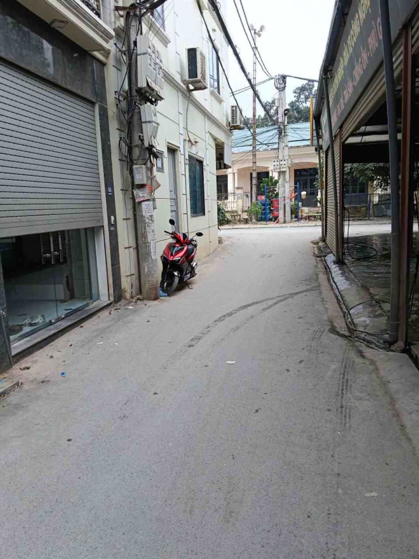 Nhà 5 tầng hiện đại, ngõ ô tô tránh, liền kề KĐT Văn Khê