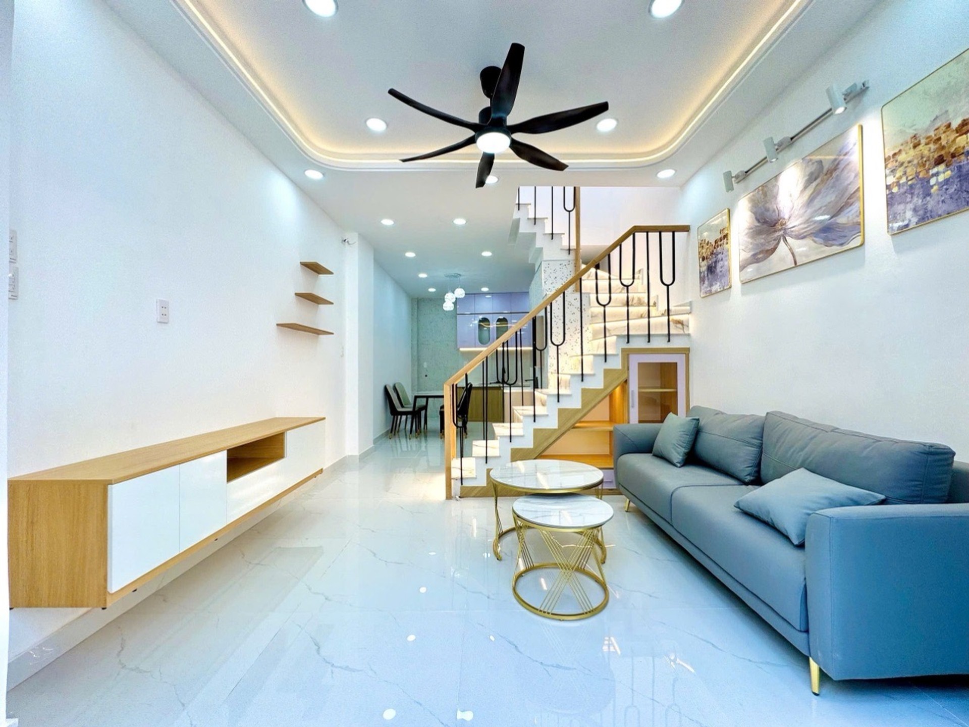 Nhà 2 tầng đẹp, full nội thất, hẻm ô tô Tân Sơn, 38m2