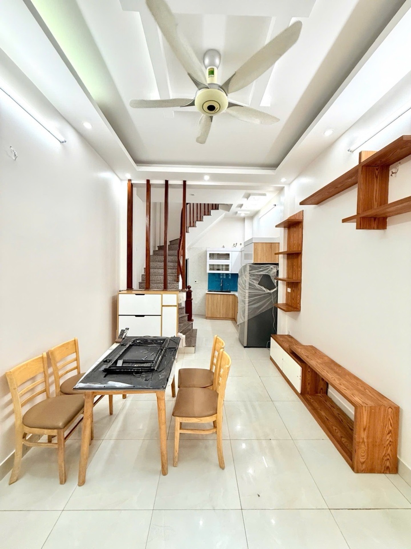 Bán nhà riêng 5 tầng tại Cầu Giấy , nội thất full, 30m2 ở hợp lý