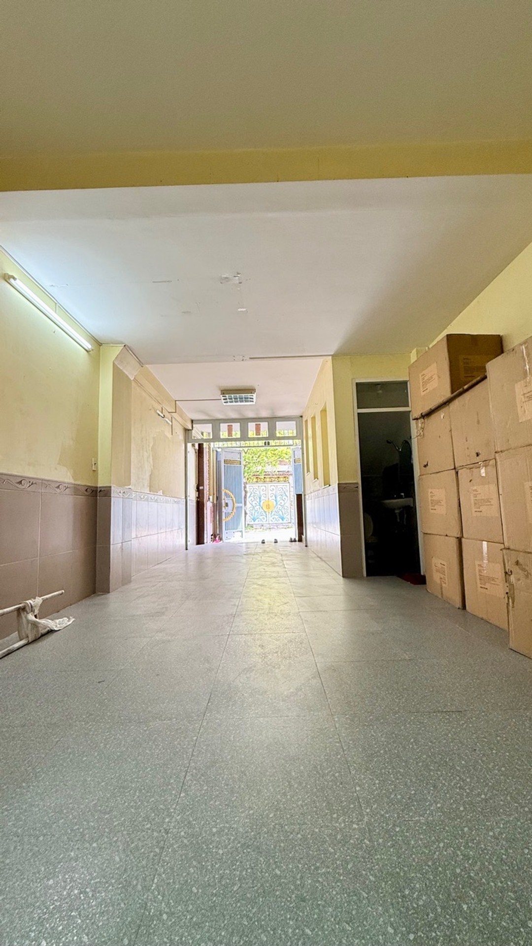 Bán nhà mặt phố 5 tầng 60m2 khu họ Lê giá 10.6 tỷ