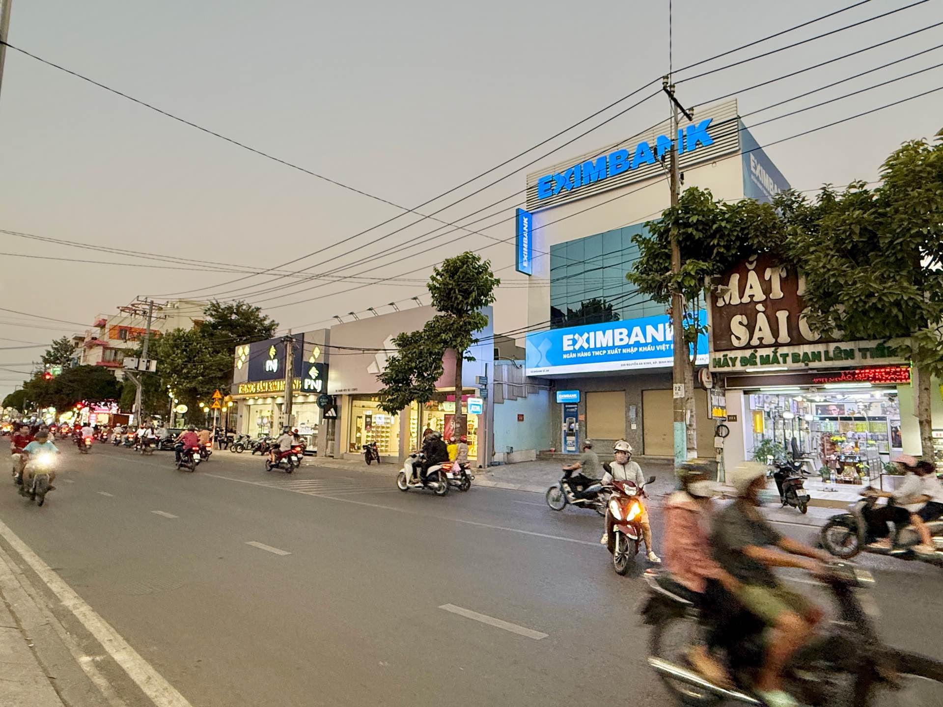 Nhà mặt phố bán tại trung tâm hành chính Dĩ An, diện tích lớn, giá hấp dẫn