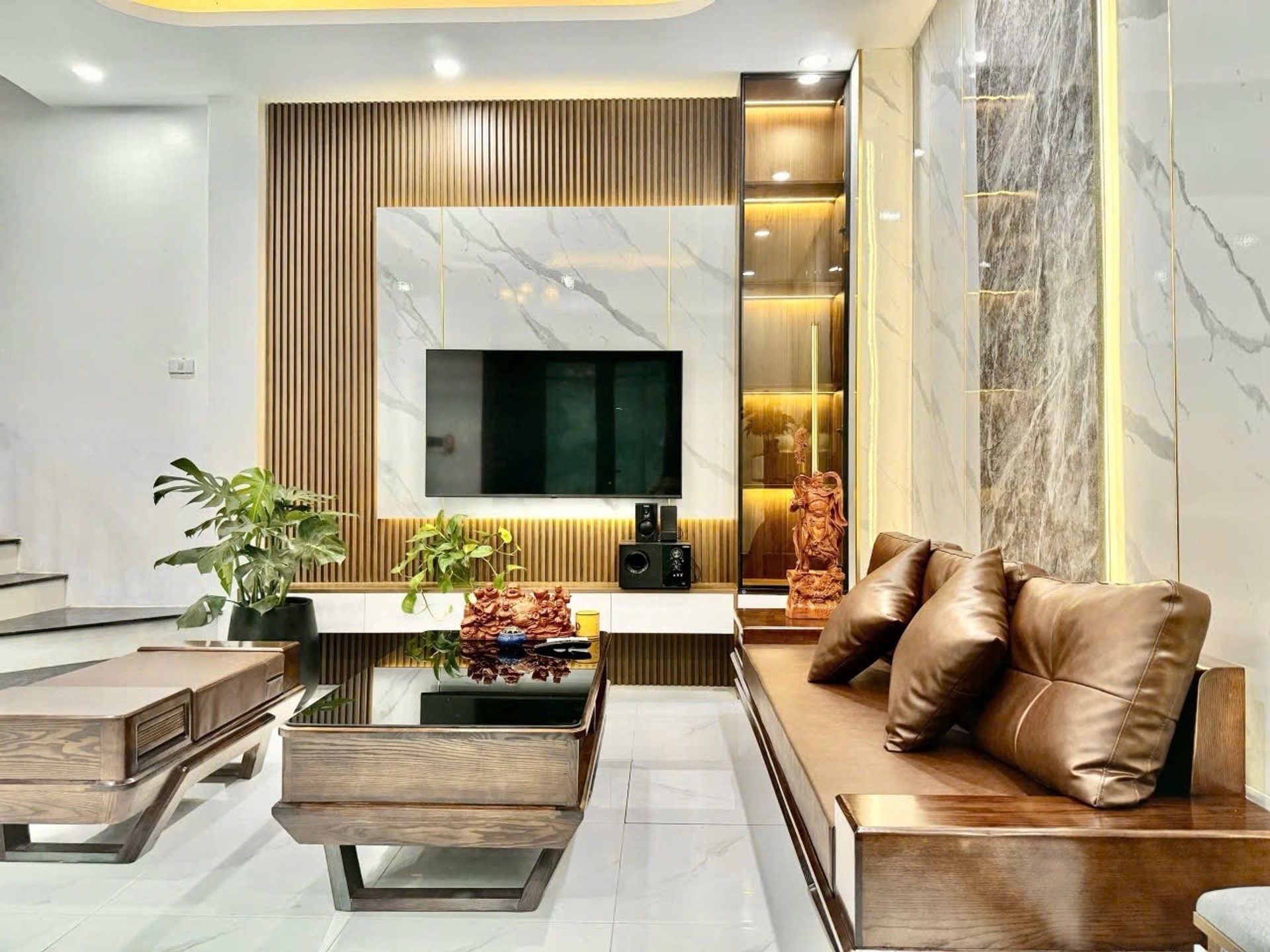 Bán nhà ở 5 tầng - Full nội thất - gần ĐH Công Nghiệp Hà Nội