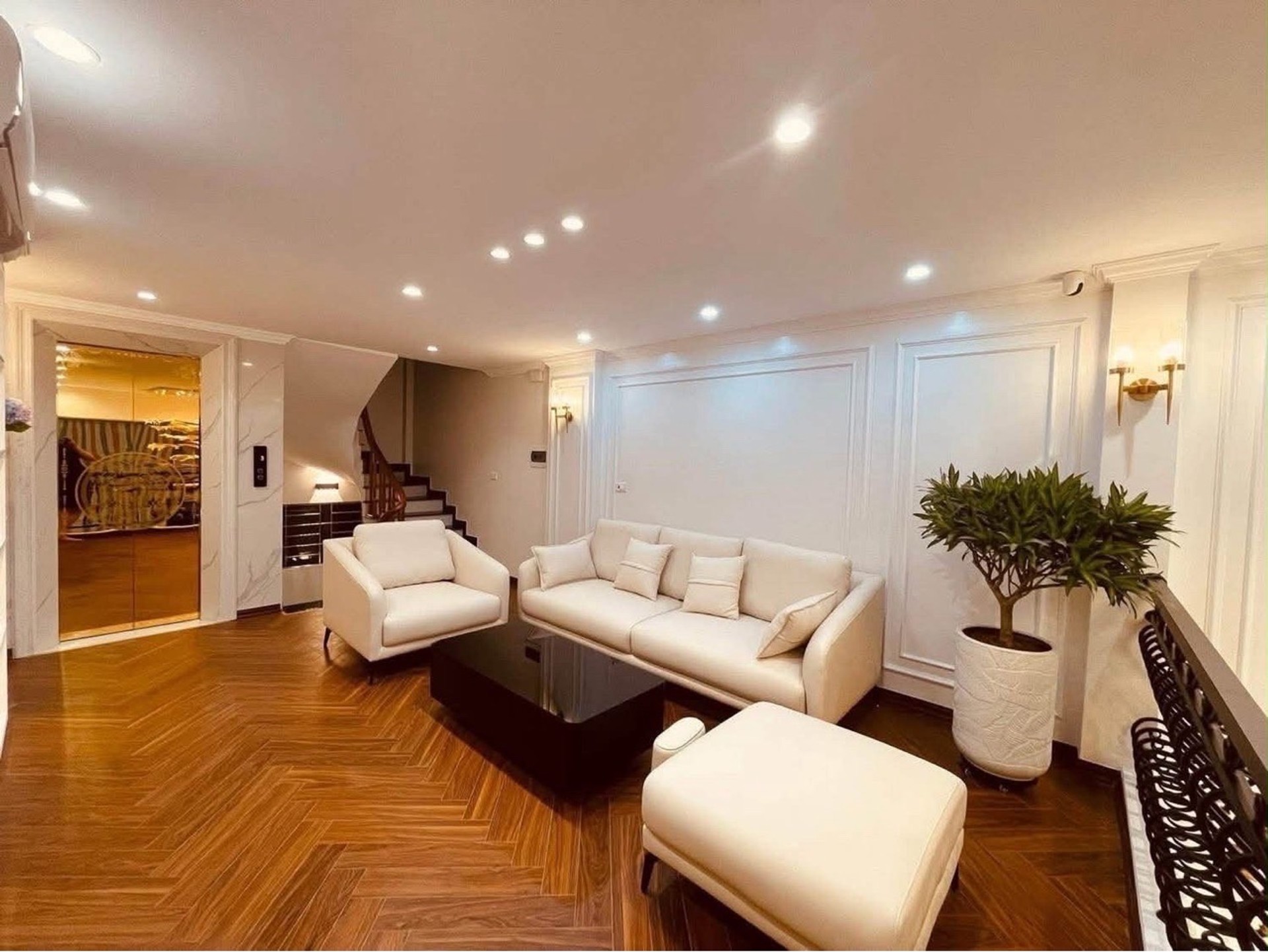Bán nhà riêng 6 tầng thang máy tại Đại Từ, Hoàng Mai, diện tích 50m²