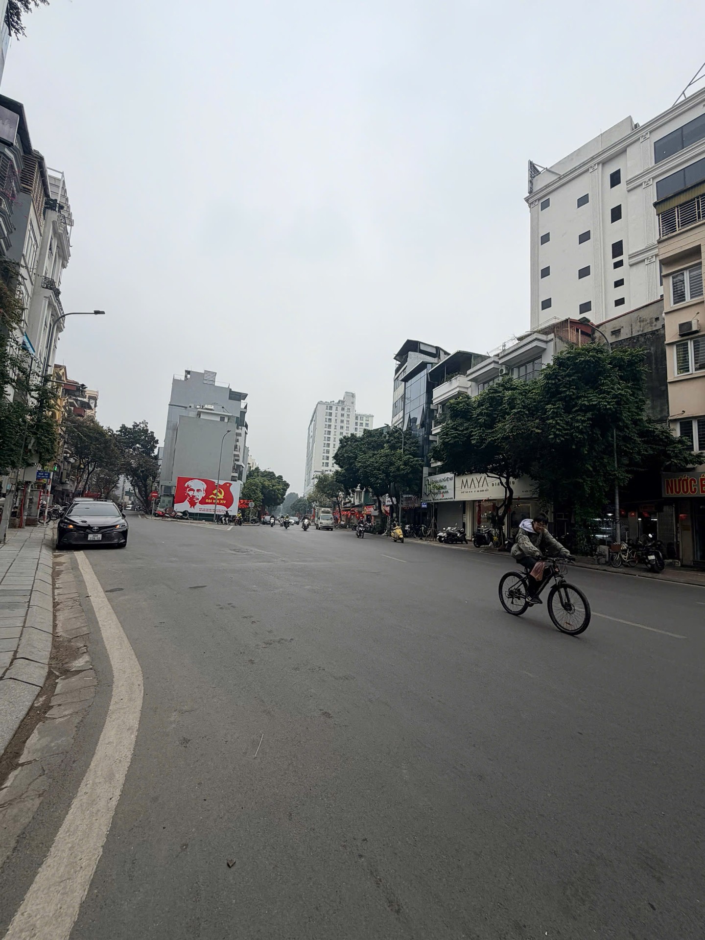 Nhà mặt phố đắc địa kết nối trung tâm Quận Ba Đình, diện tích rộng, mặt tiền 4.7m