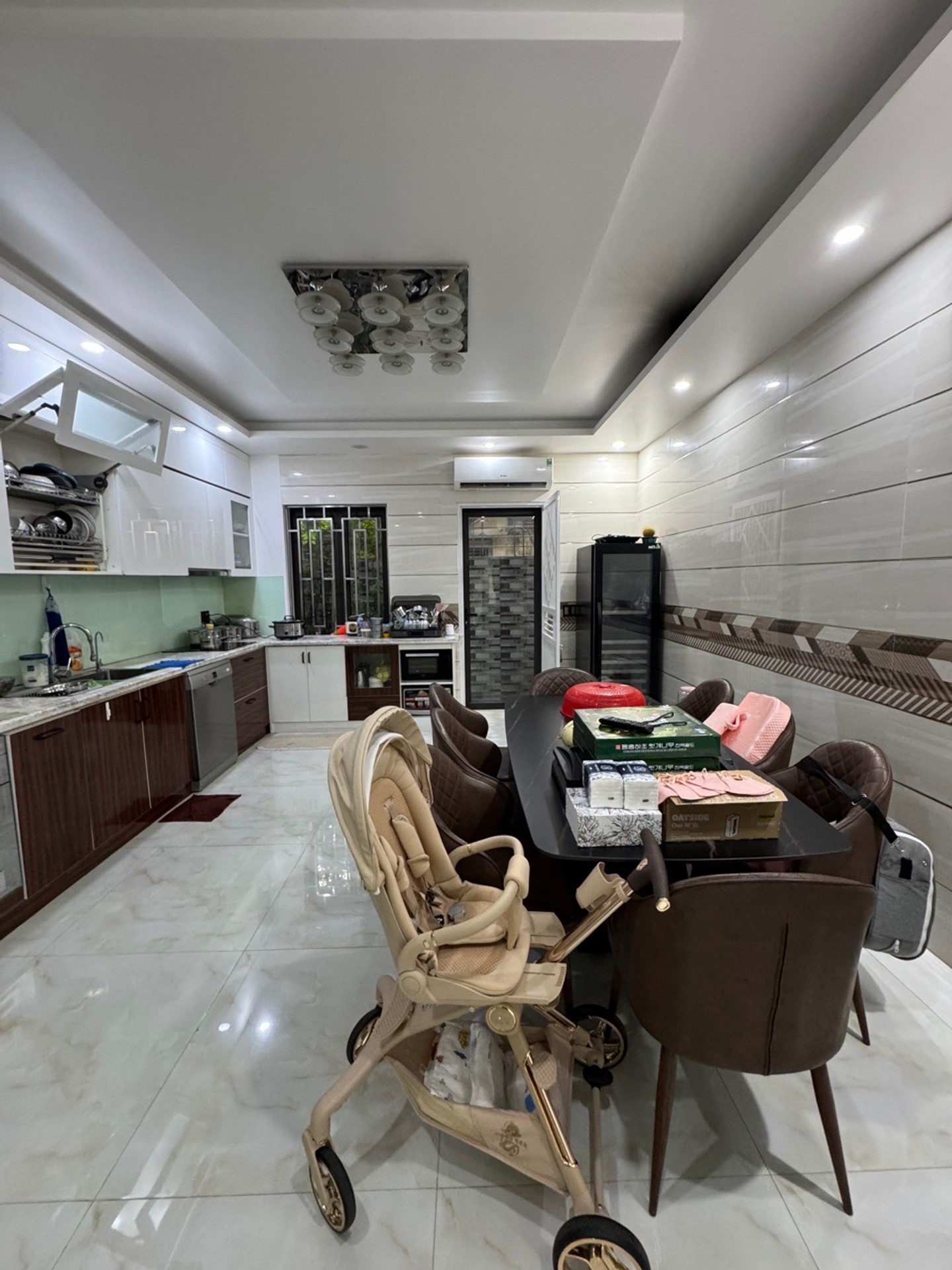 Shophouse 4 Tầng Sang Trọng Giữa Khu Dân Cư An Ninh Lê Lợi - Gia Viên