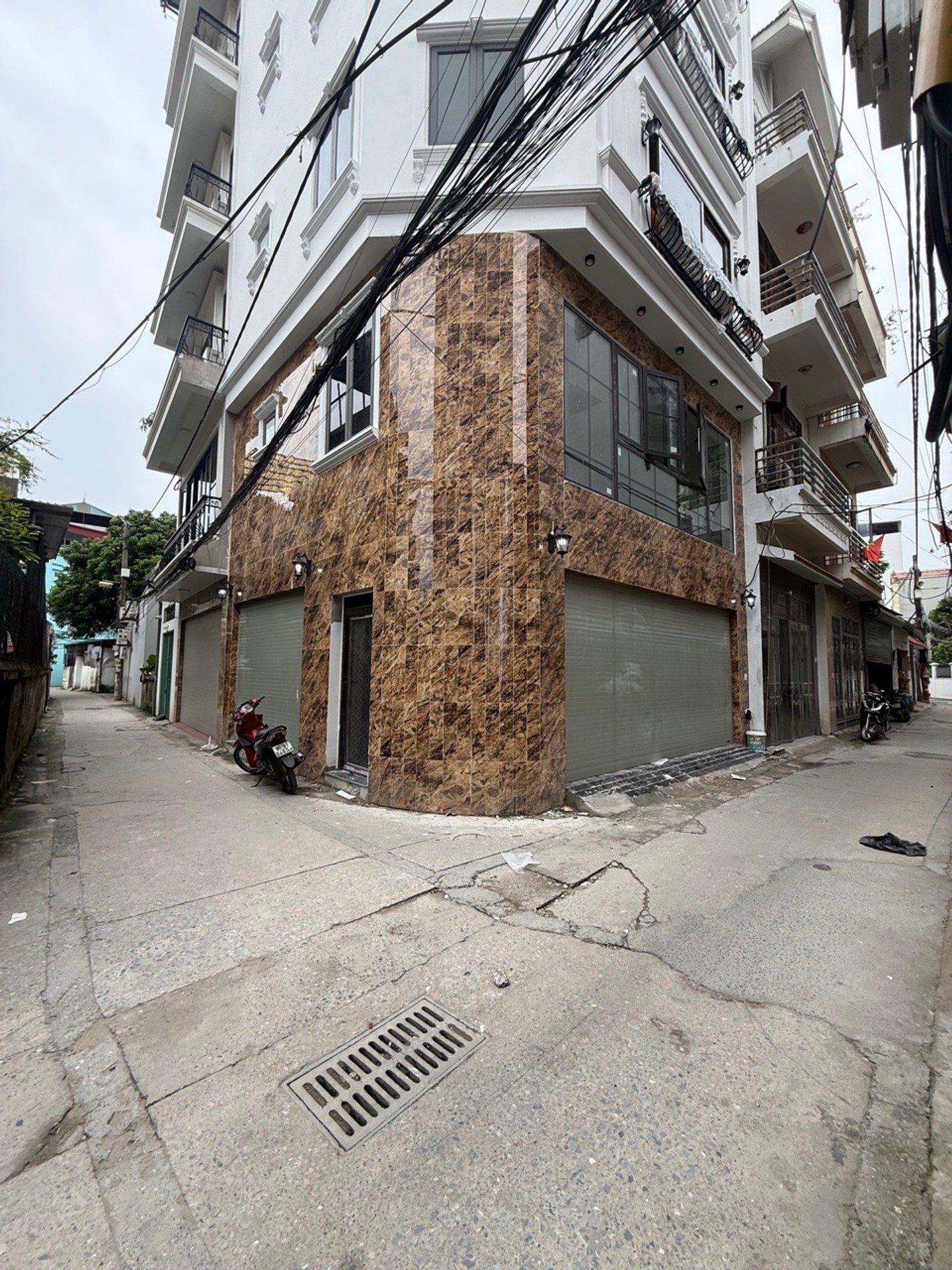 Siêu phẩm 8 tầng lô góc Ngọc Thụy - Ô tô tránh, thang máy, giá cực tốt