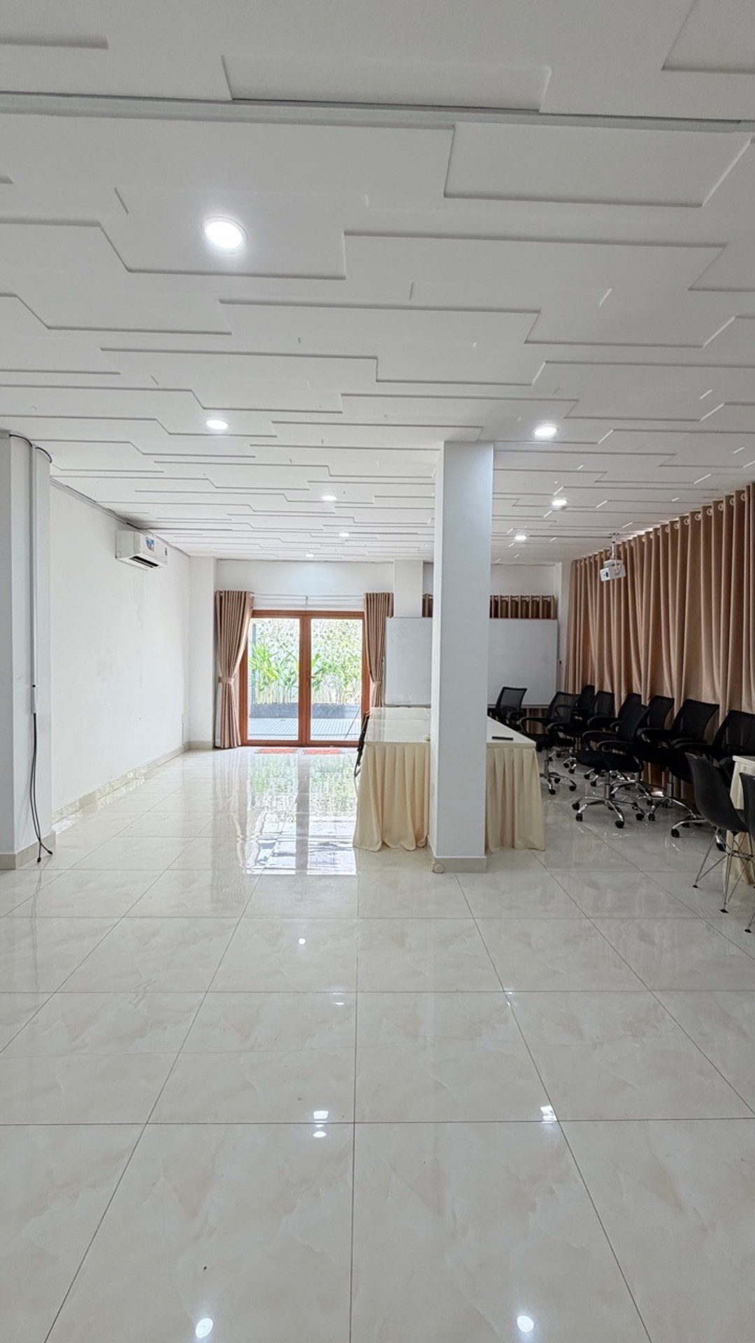 Cơ hội hiếm có sở hữu nhà mặt phố mặt tiền rộng tại Bình Lợi Trung