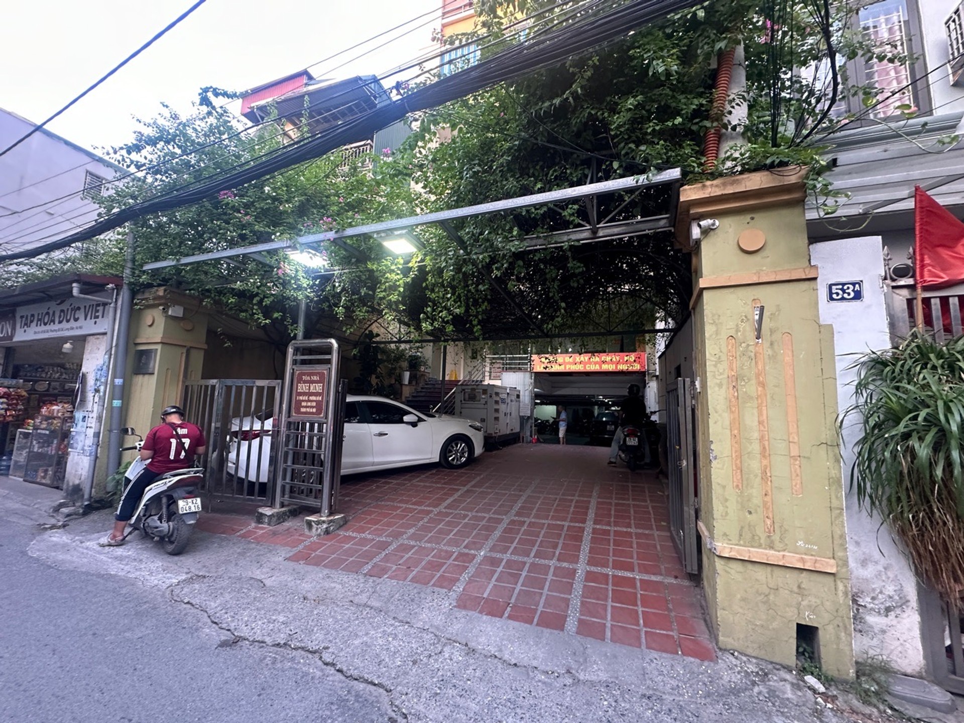 Bán căn hộ lô góc 57m² tại chung cư Bình Minh Bồ Đề, giao thông thuận tiện