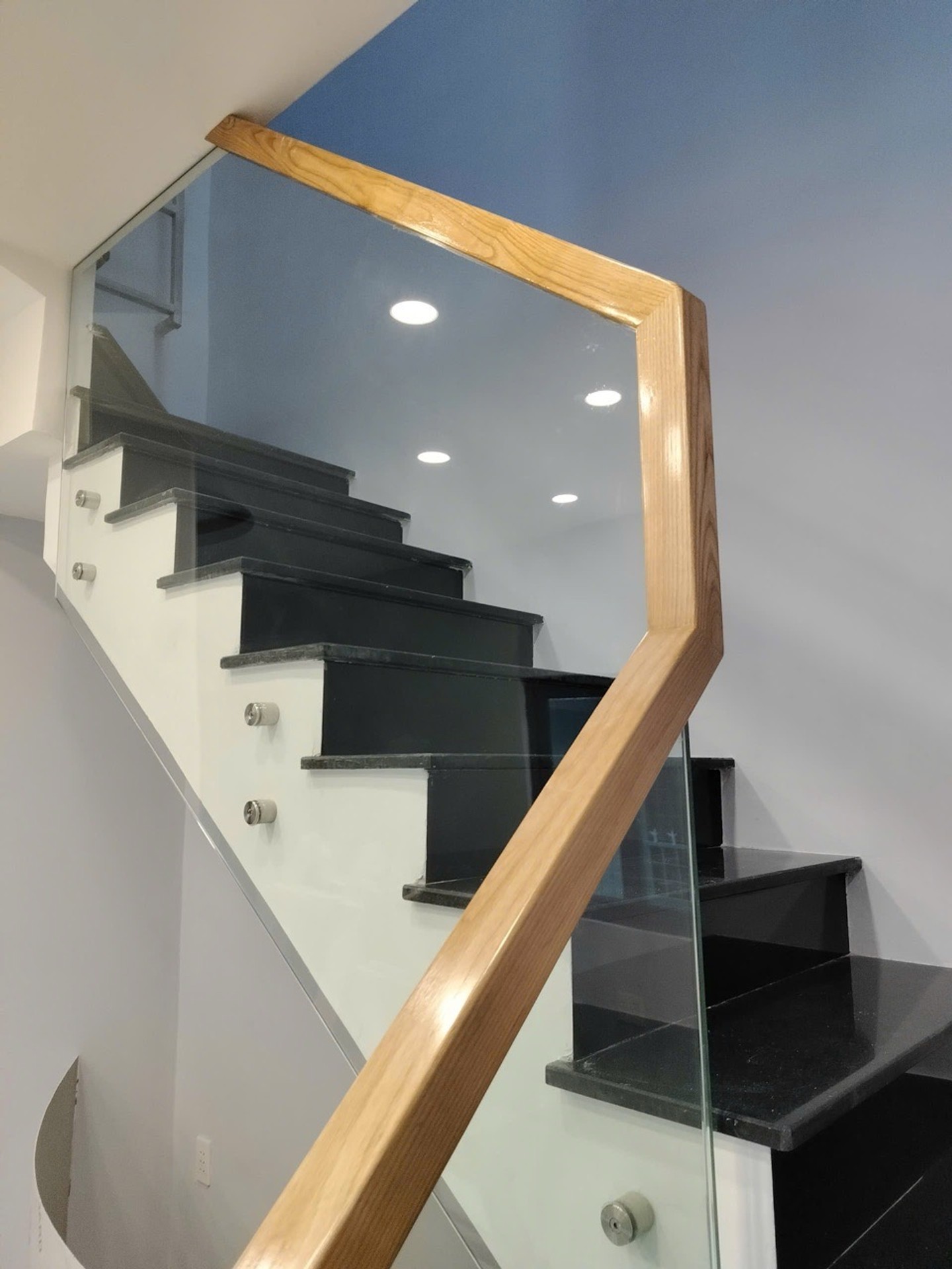 Nhà góc 29,3m2 khu vực trung tâm, cơ hội hiếm giá tốt cần sở hữu ngay