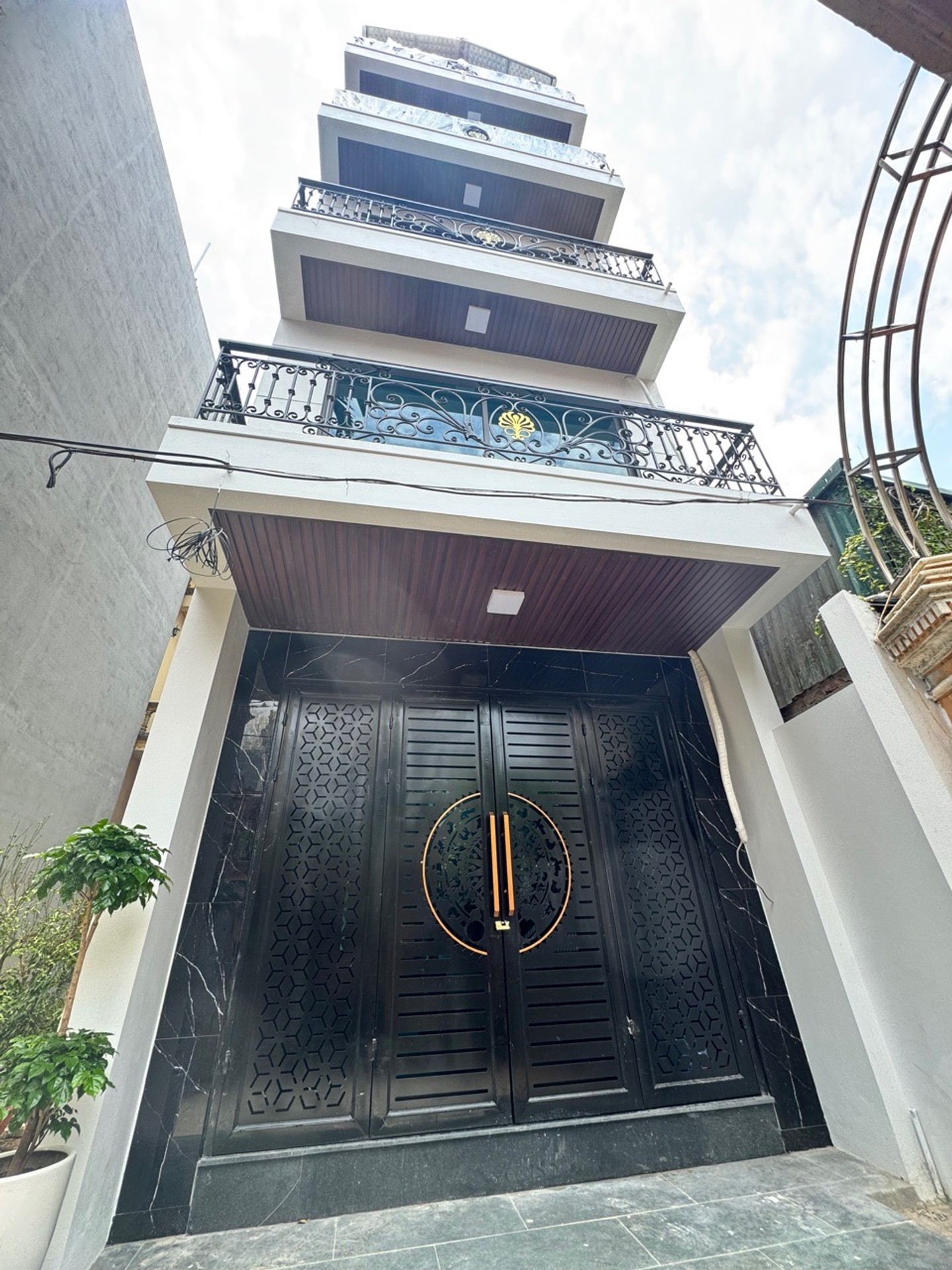 Bán nhà riêng 5 tầng, gần ô tô, đầy đủ tiện ích tại Phúc Lợi