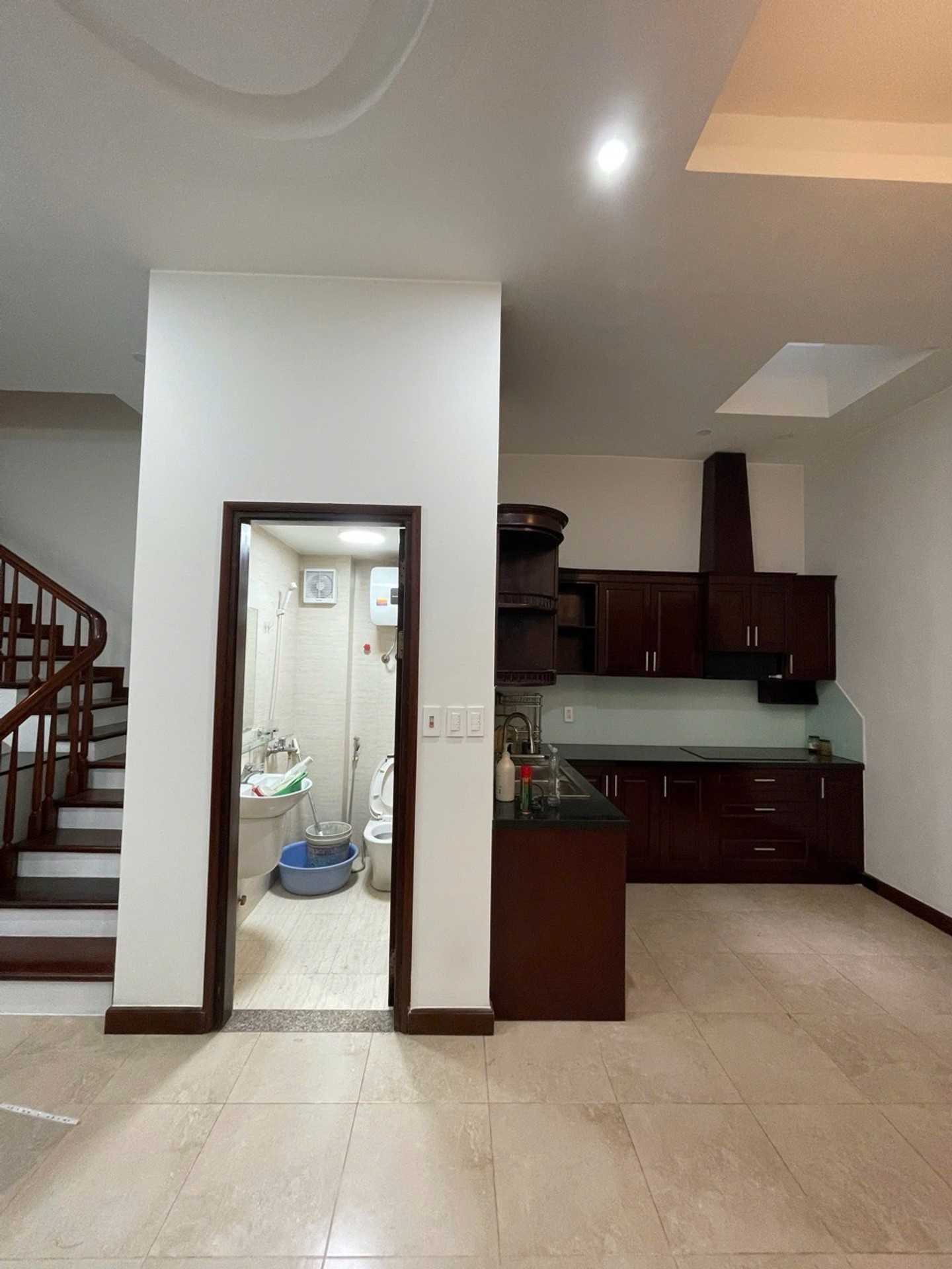 Lương khánh thiện Lô góc Hiếm có nhà 4 tầng ô tô đỗ cửa 17tỷ